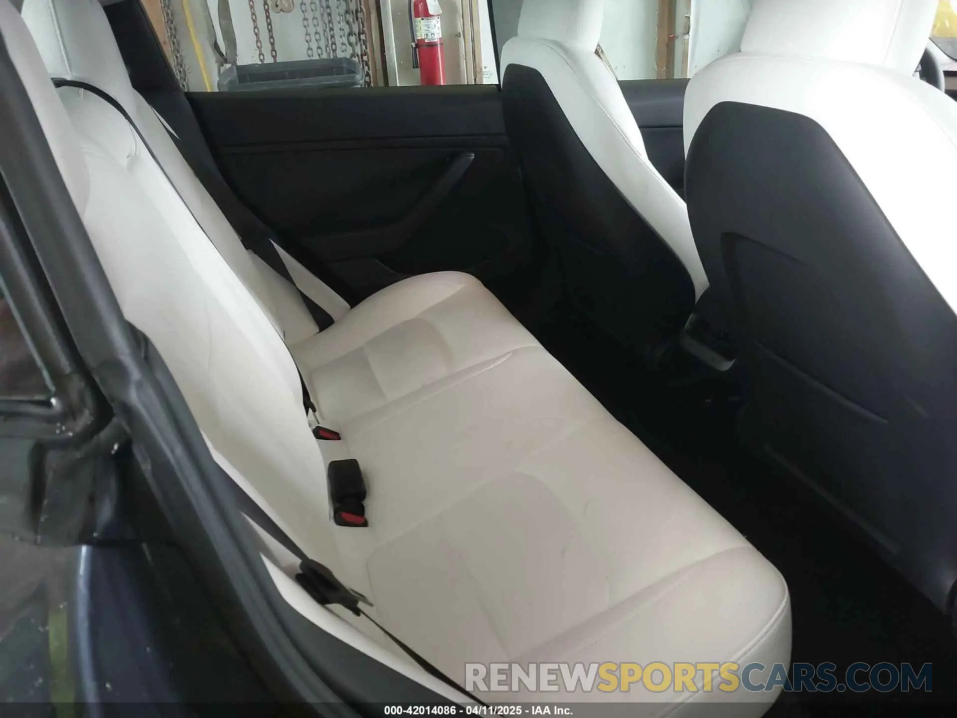 8 fotografías del automóvil dañado 5YJ3E1EA2PF591661 TESLA MODEL 3 2023