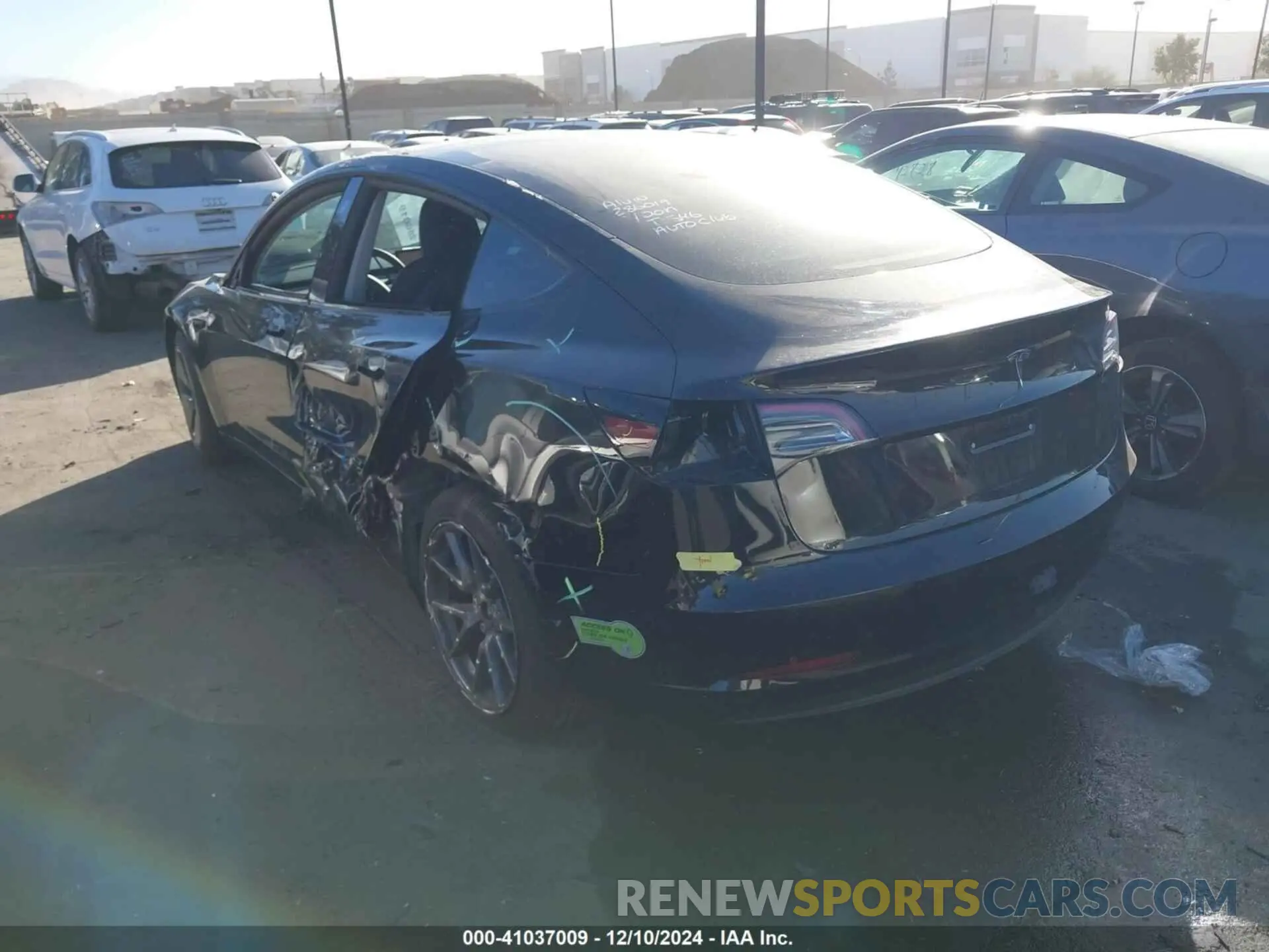 3 fotografías del automóvil dañado 5YJ3E1EA2PF612749 TESLA MODEL 3 2023