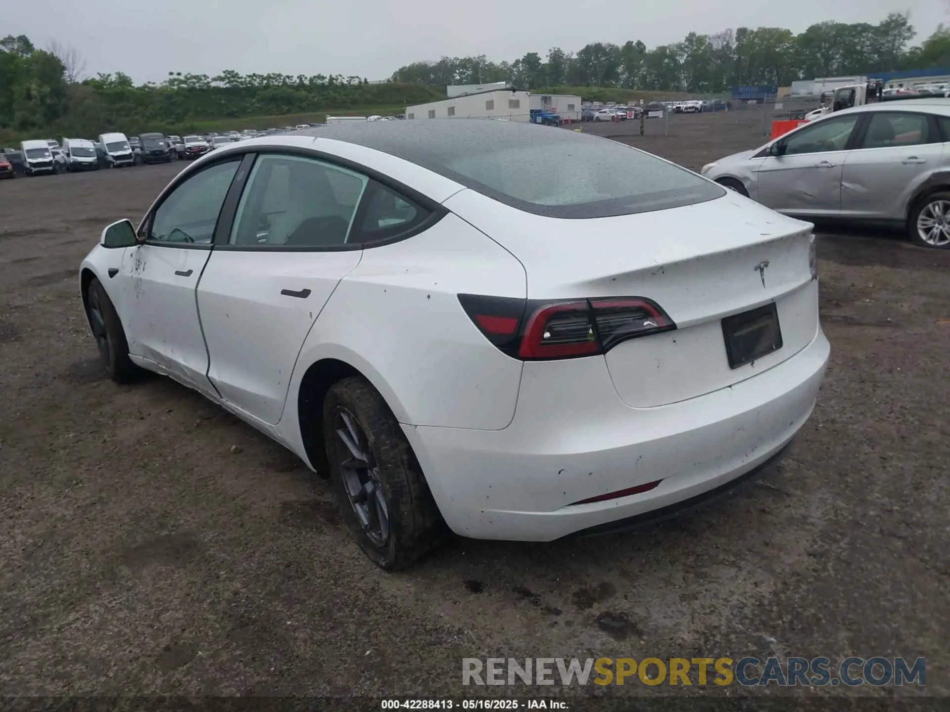 3 fotografías del automóvil dañado 5YJ3E1EA2PF626392 TESLA MODEL 3 2023