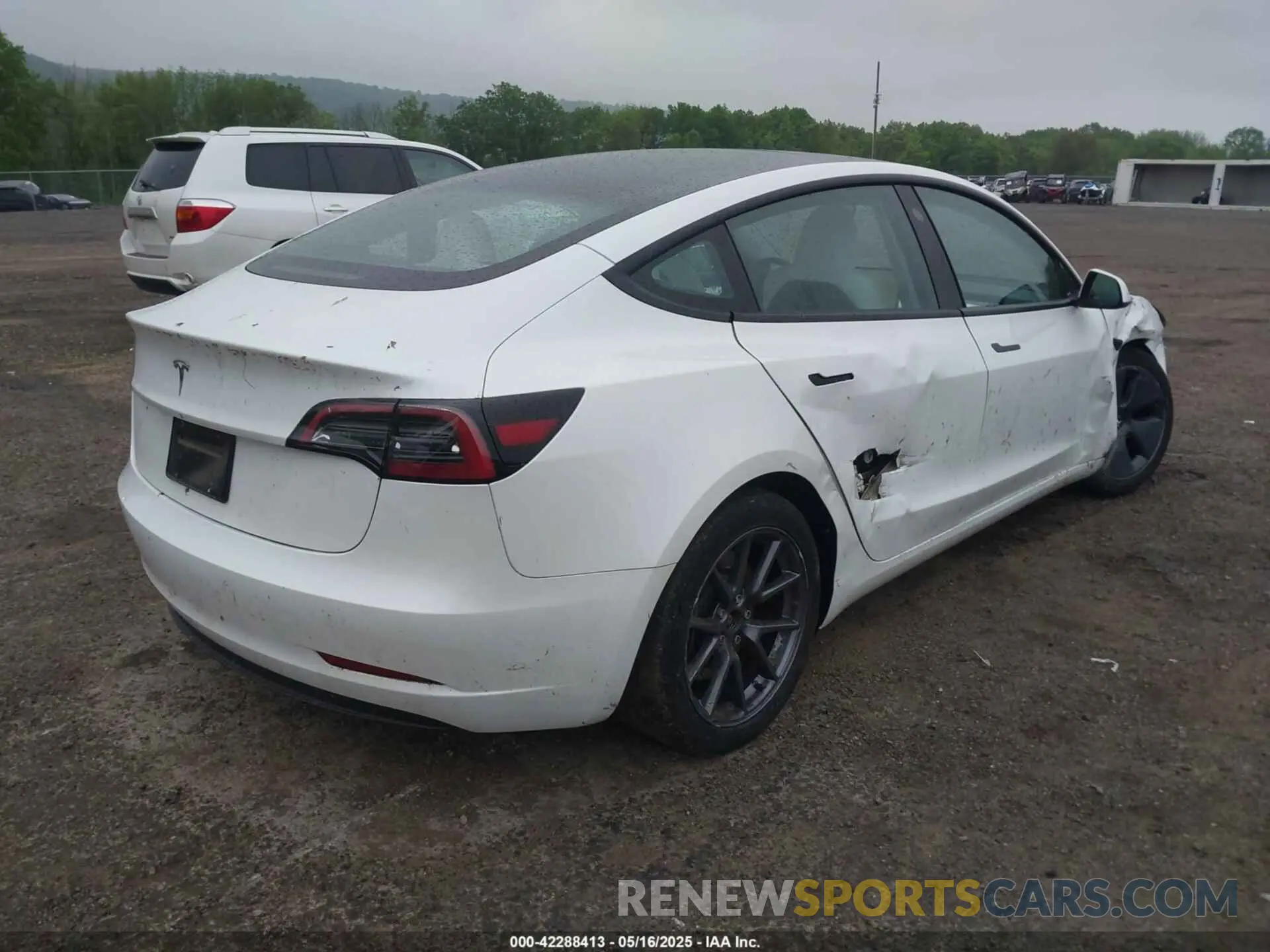 4 fotografías del automóvil dañado 5YJ3E1EA2PF626392 TESLA MODEL 3 2023
