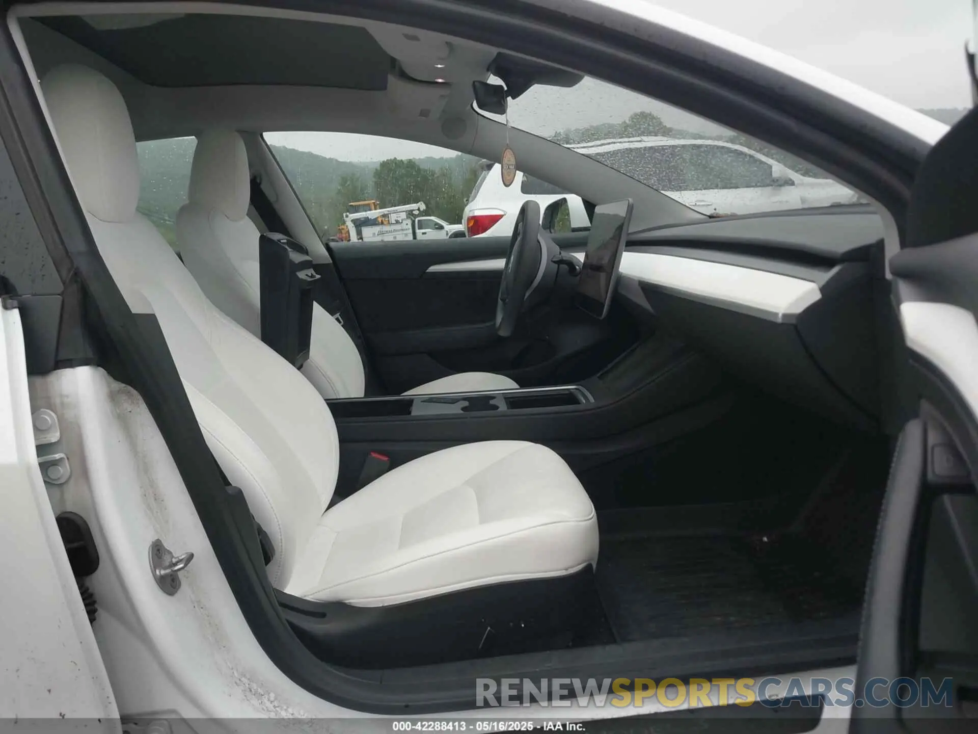 5 fotografías del automóvil dañado 5YJ3E1EA2PF626392 TESLA MODEL 3 2023