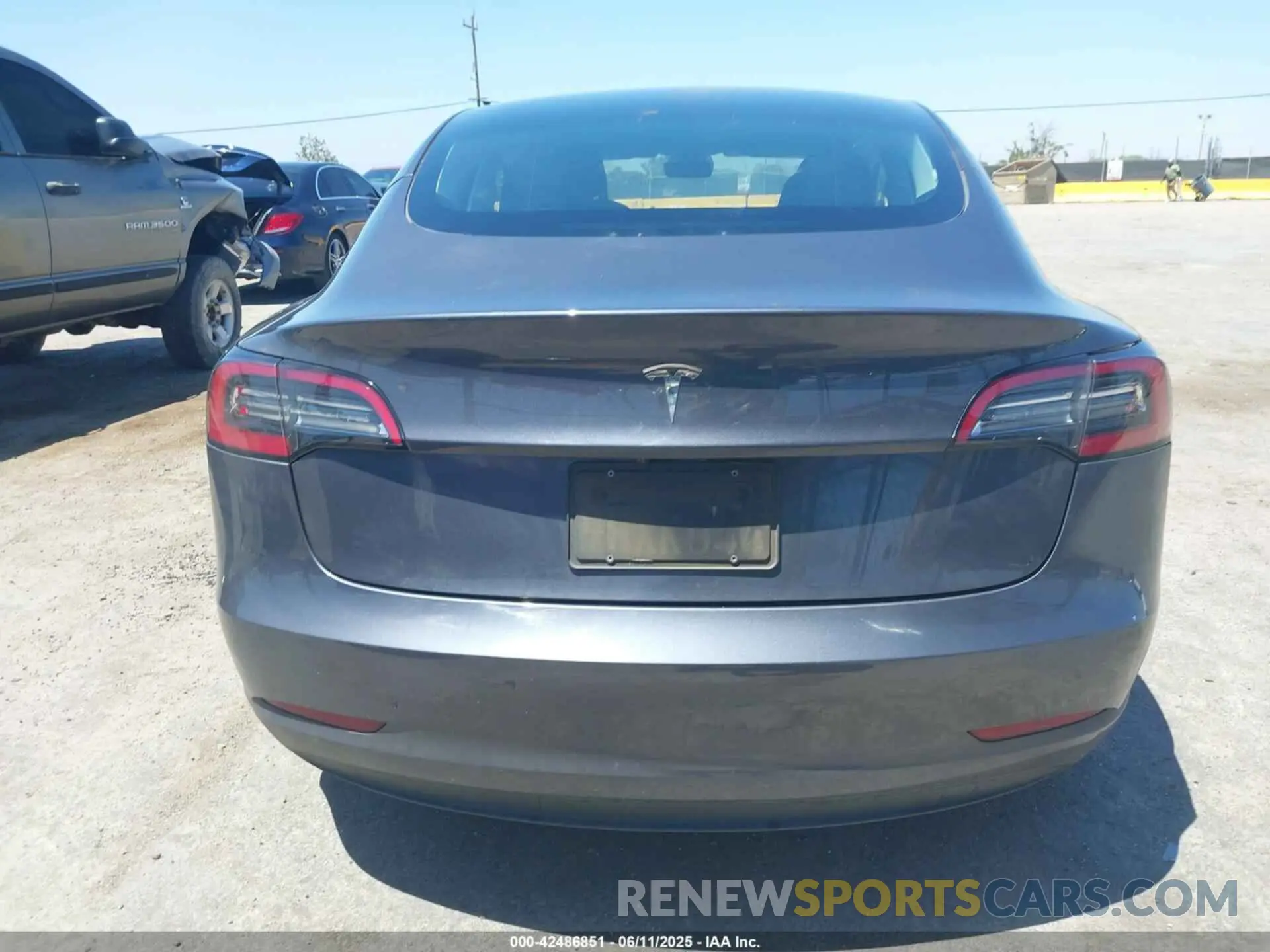 16 fotografías del automóvil dañado 5YJ3E1EA2PF639384 TESLA MODEL 3 2023
