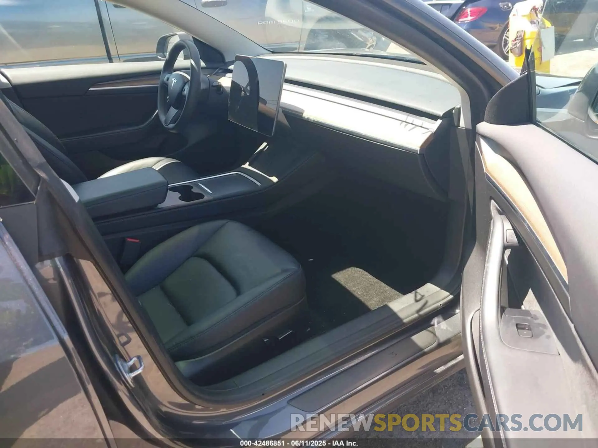 5 fotografías del automóvil dañado 5YJ3E1EA2PF639384 TESLA MODEL 3 2023