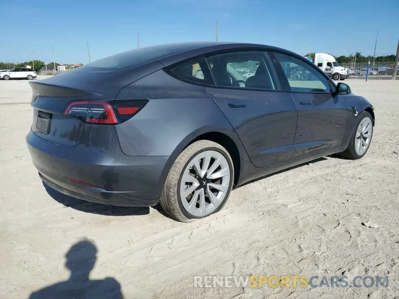 3 fotografías del automóvil dañado 5YJ3E1EA2PF670117 TESLA MODEL 3 2023