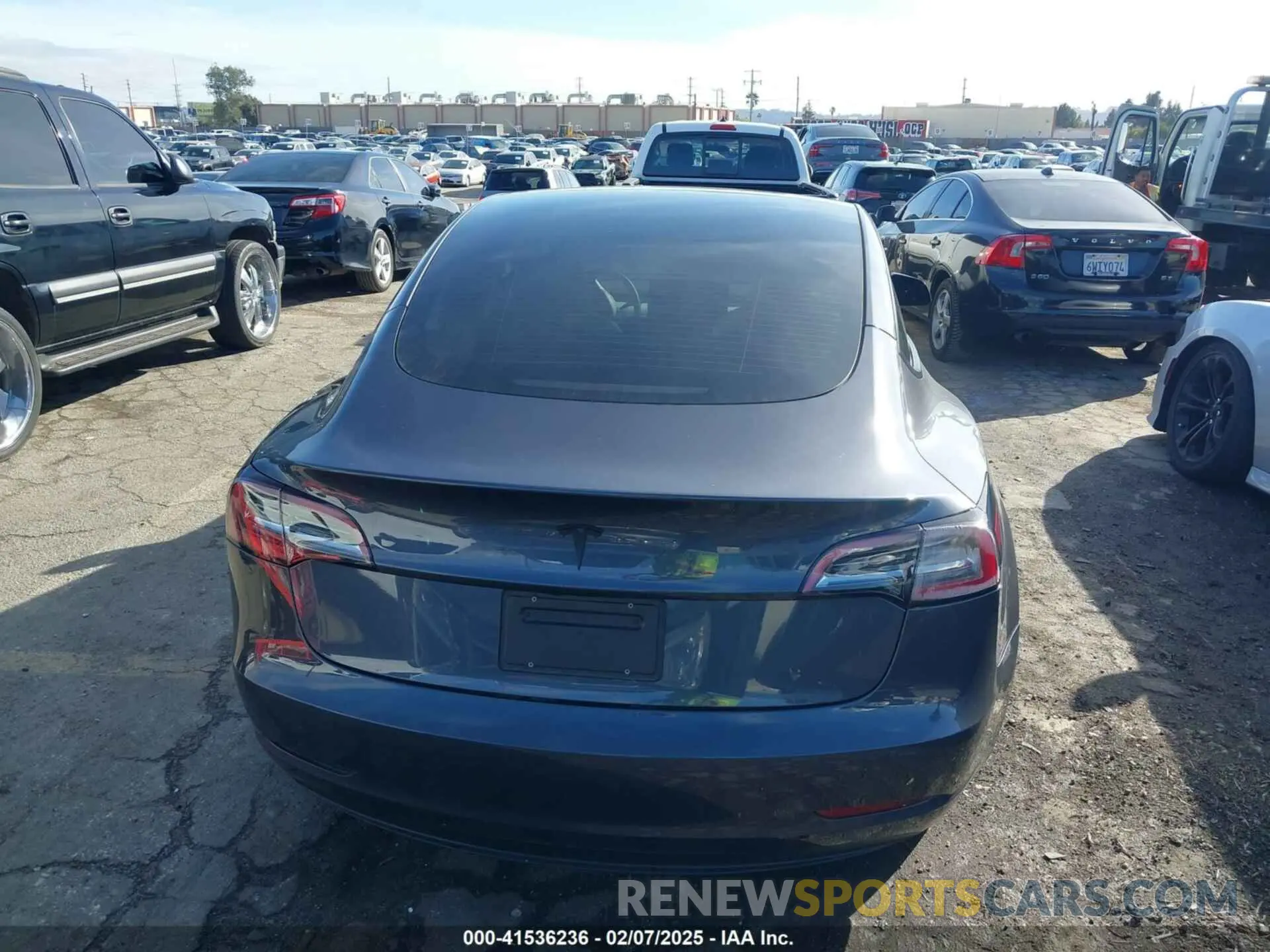 16 fotografías del automóvil dañado 5YJ3E1EA2PF675298 TESLA MODEL 3 2023