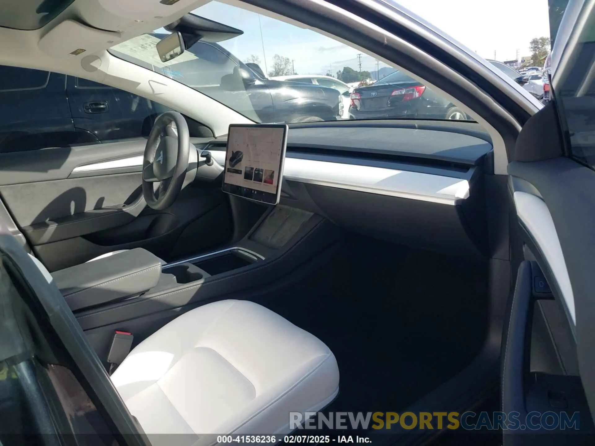 5 fotografías del automóvil dañado 5YJ3E1EA2PF675298 TESLA MODEL 3 2023