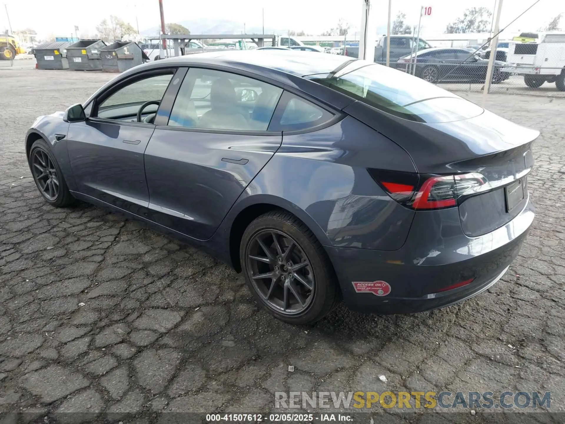 3 fotografías del automóvil dañado 5YJ3E1EA2PF676354 TESLA MODEL 3 2023