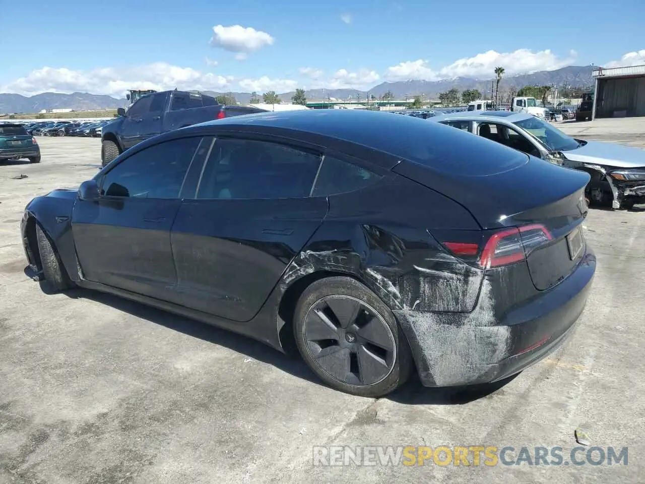 2 fotografías del automóvil dañado 5YJ3E1EA2PF680484 TESLA MODEL 3 2023