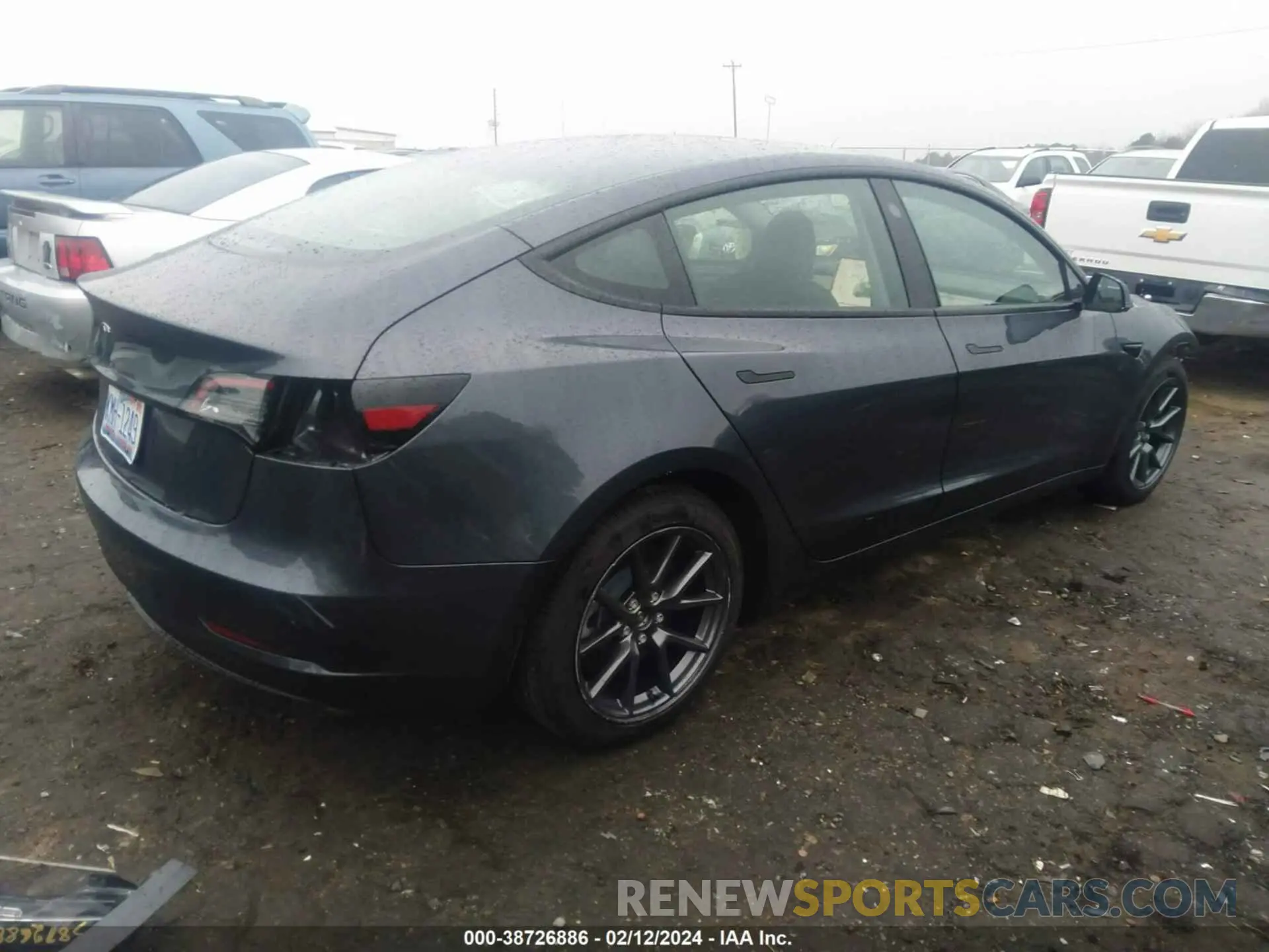 4 fotografías del automóvil dañado 5YJ3E1EA2PF685636 TESLA MODEL 3 2023