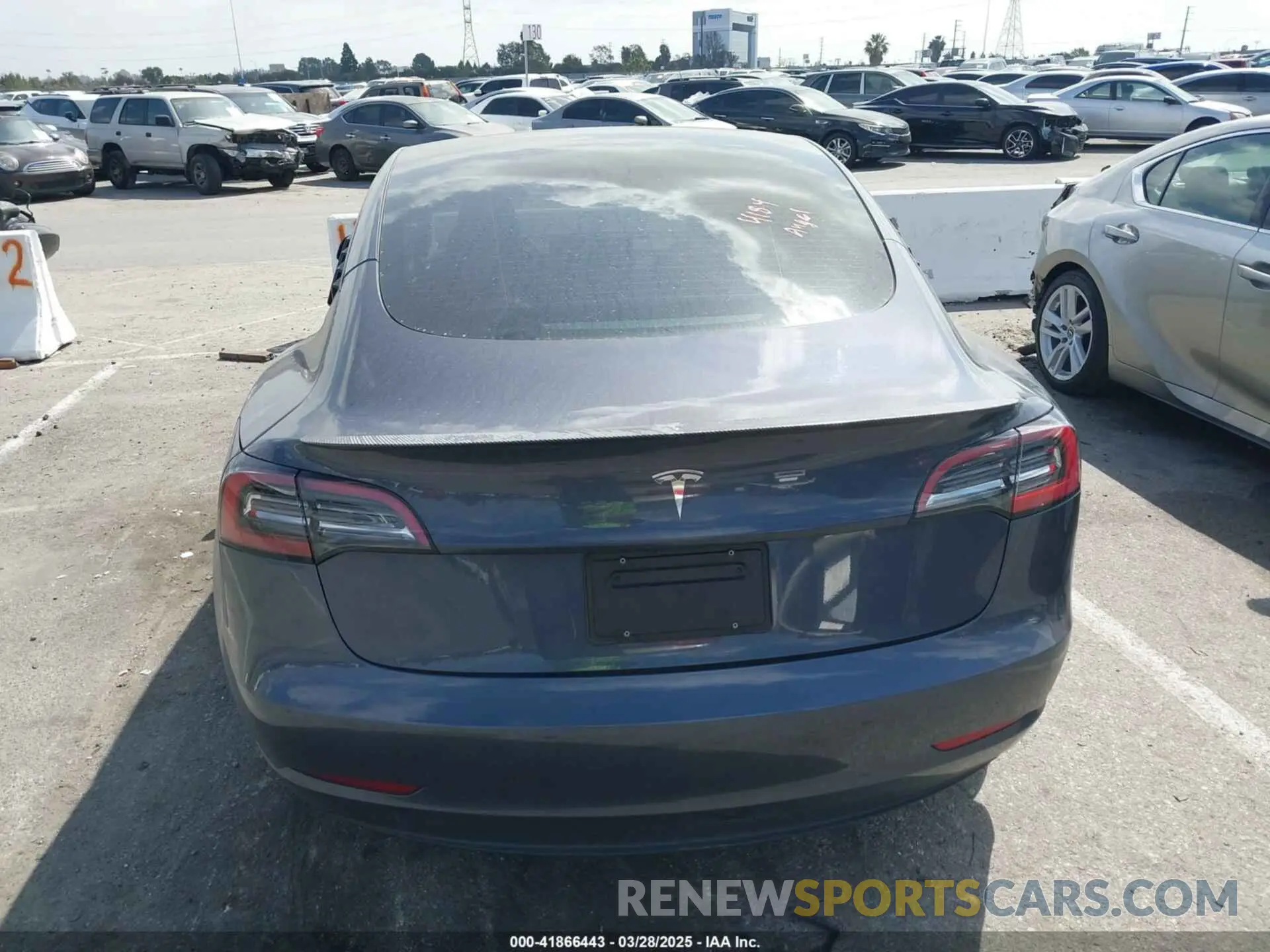 17 fotografías del automóvil dañado 5YJ3E1EA2PF707893 TESLA MODEL 3 2023