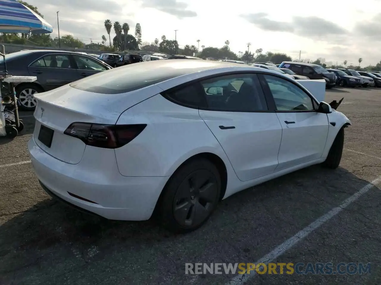 3 fotografías del automóvil dañado 5YJ3E1EA3PF394790 TESLA MODEL 3 2023