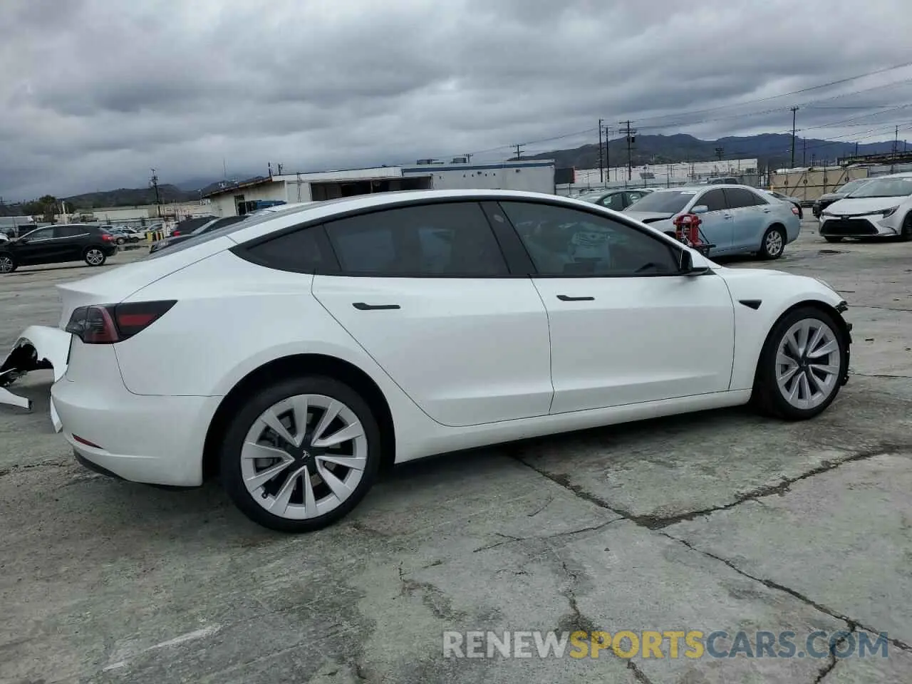 3 fotografías del automóvil dañado 5YJ3E1EA3PF427285 TESLA MODEL 3 2023