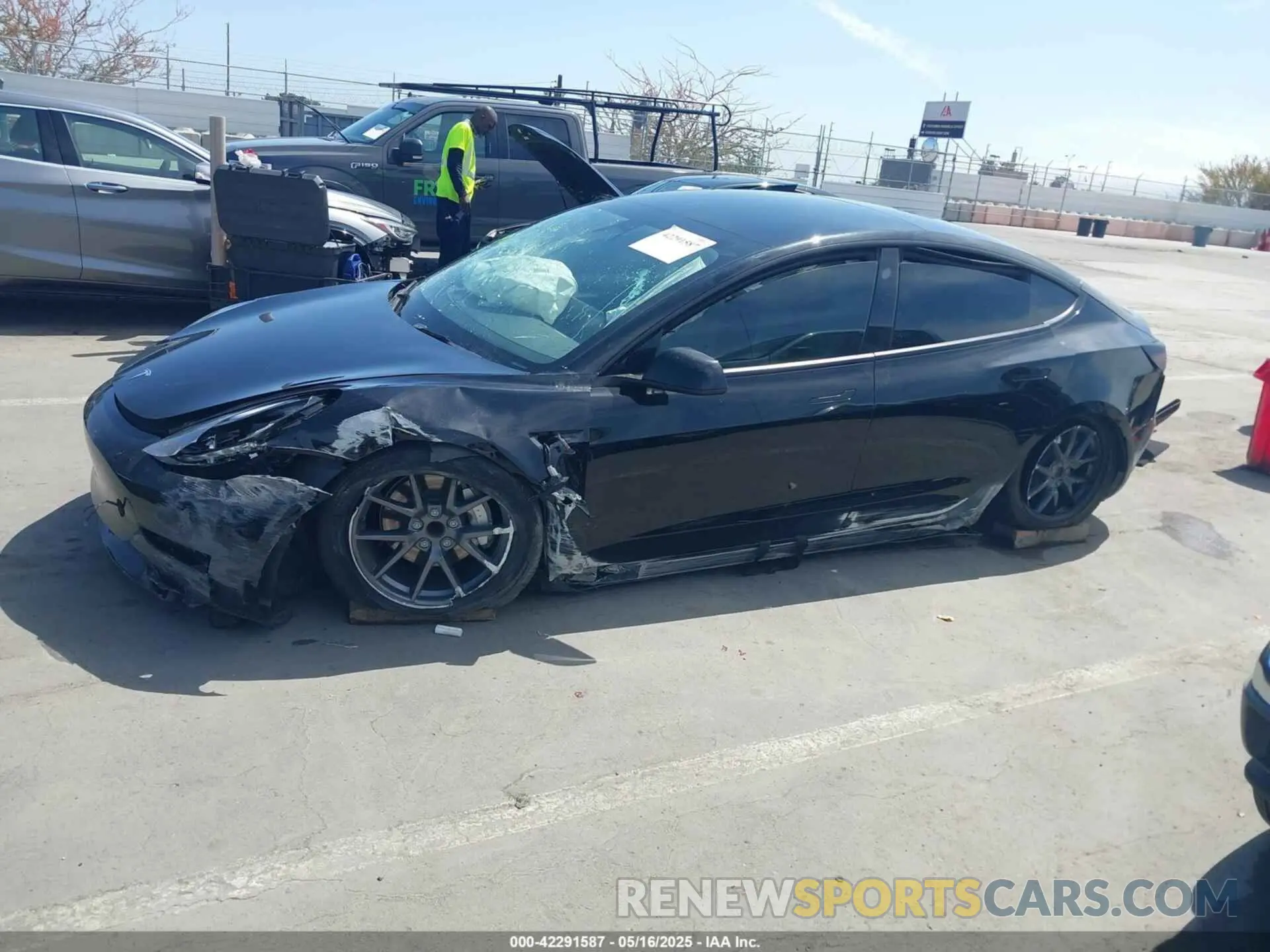 13 fotografías del automóvil dañado 5YJ3E1EA3PF462120 TESLA MODEL 3 2023
