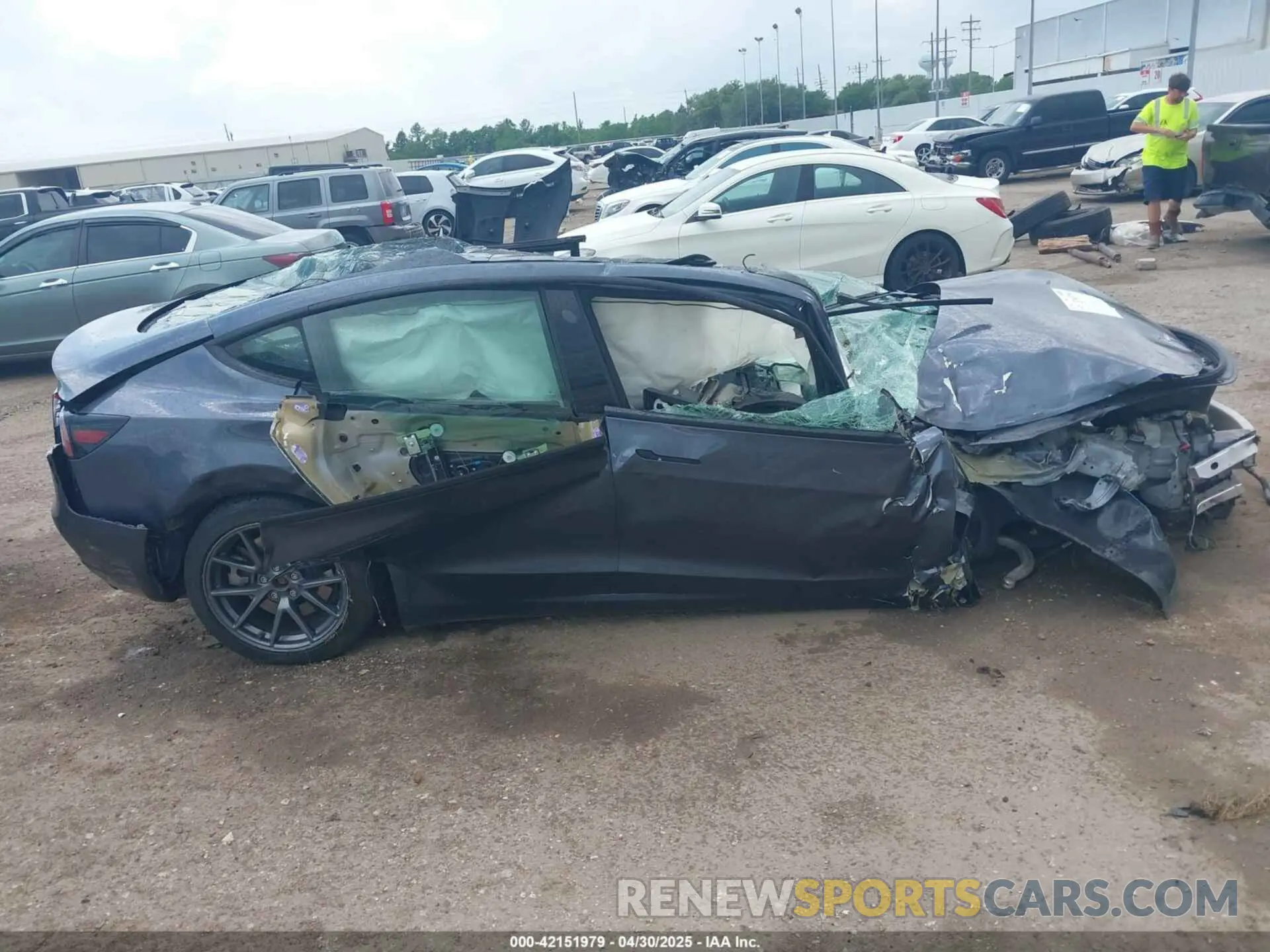 12 fotografías del automóvil dañado 5YJ3E1EA3PF541836 TESLA MODEL 3 2023