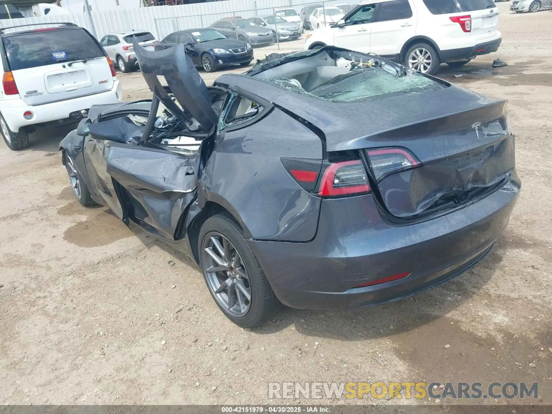 3 fotografías del automóvil dañado 5YJ3E1EA3PF541836 TESLA MODEL 3 2023