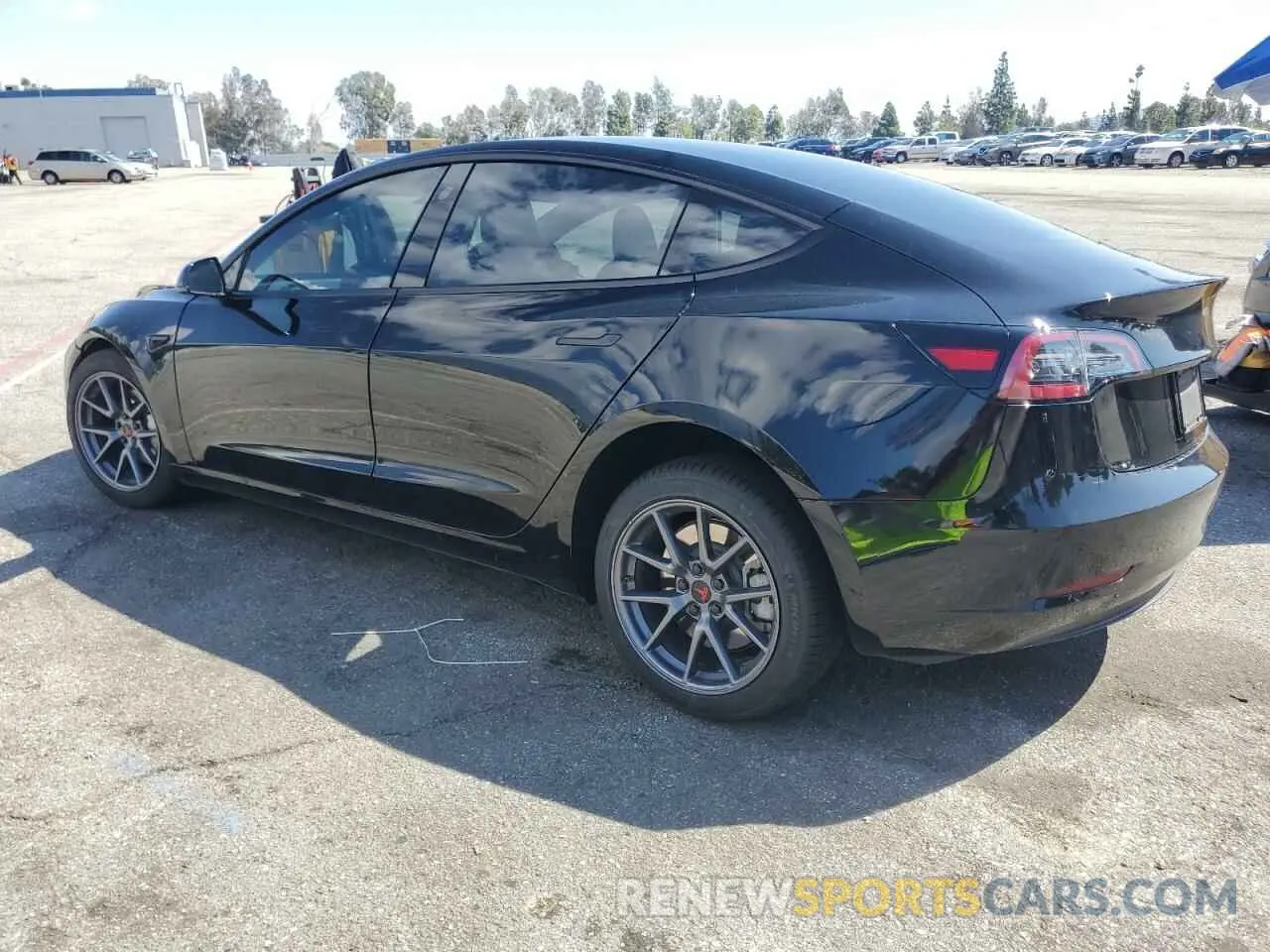 2 fotografías del automóvil dañado 5YJ3E1EA3PF546048 TESLA MODEL 3 2023