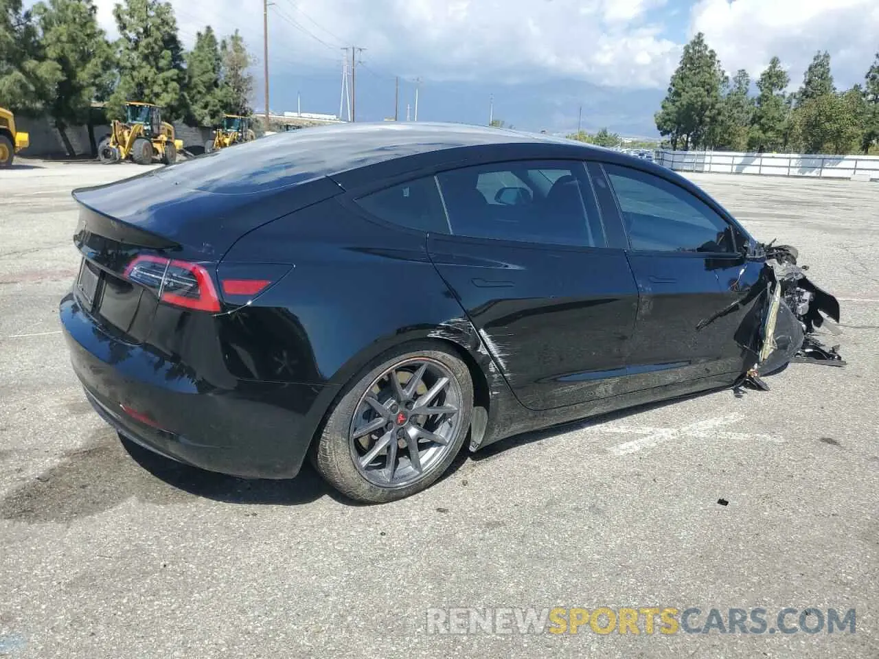 3 fotografías del automóvil dañado 5YJ3E1EA3PF546048 TESLA MODEL 3 2023
