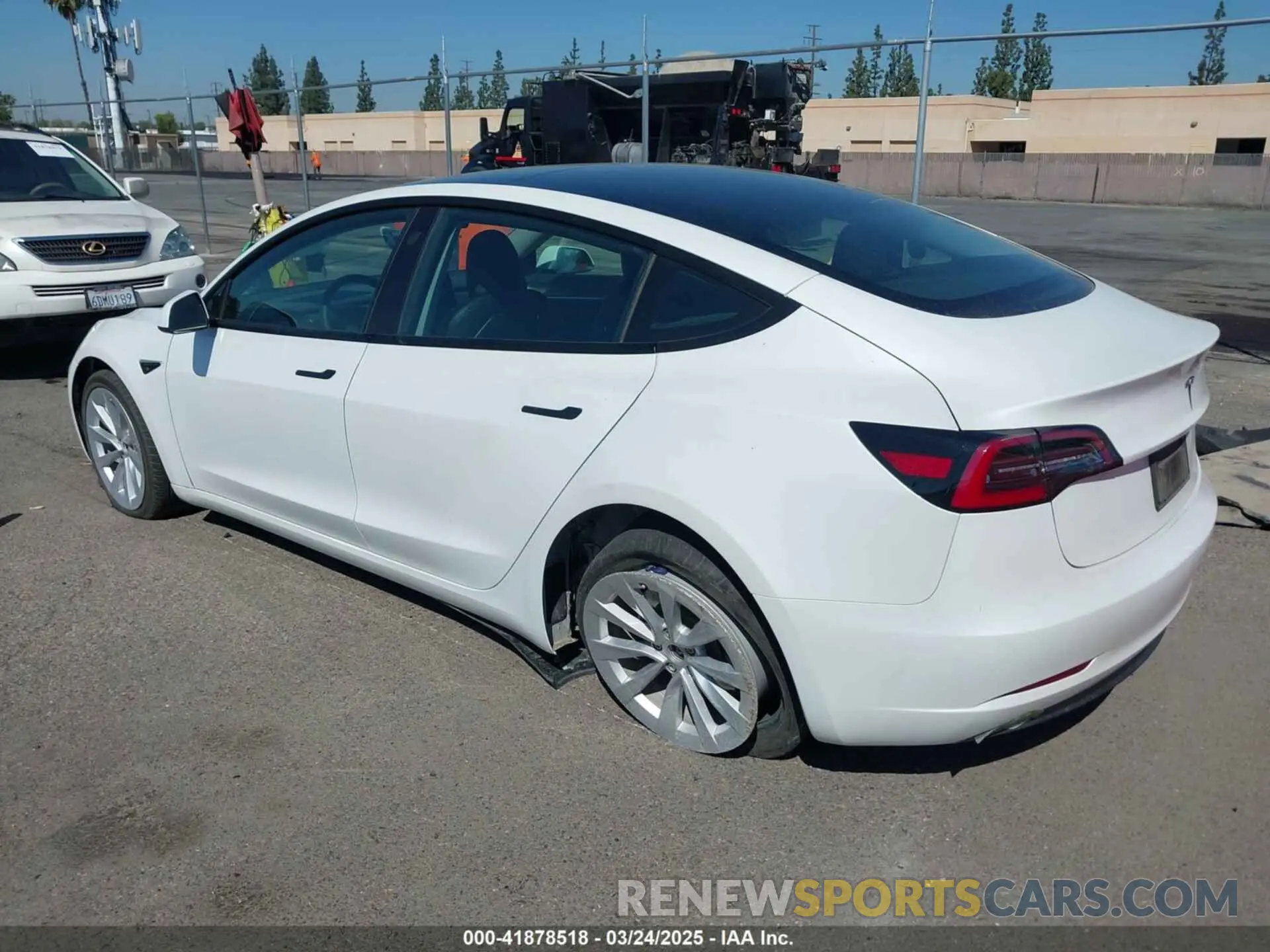 3 fotografías del automóvil dañado 5YJ3E1EA3PF546518 TESLA MODEL 3 2023
