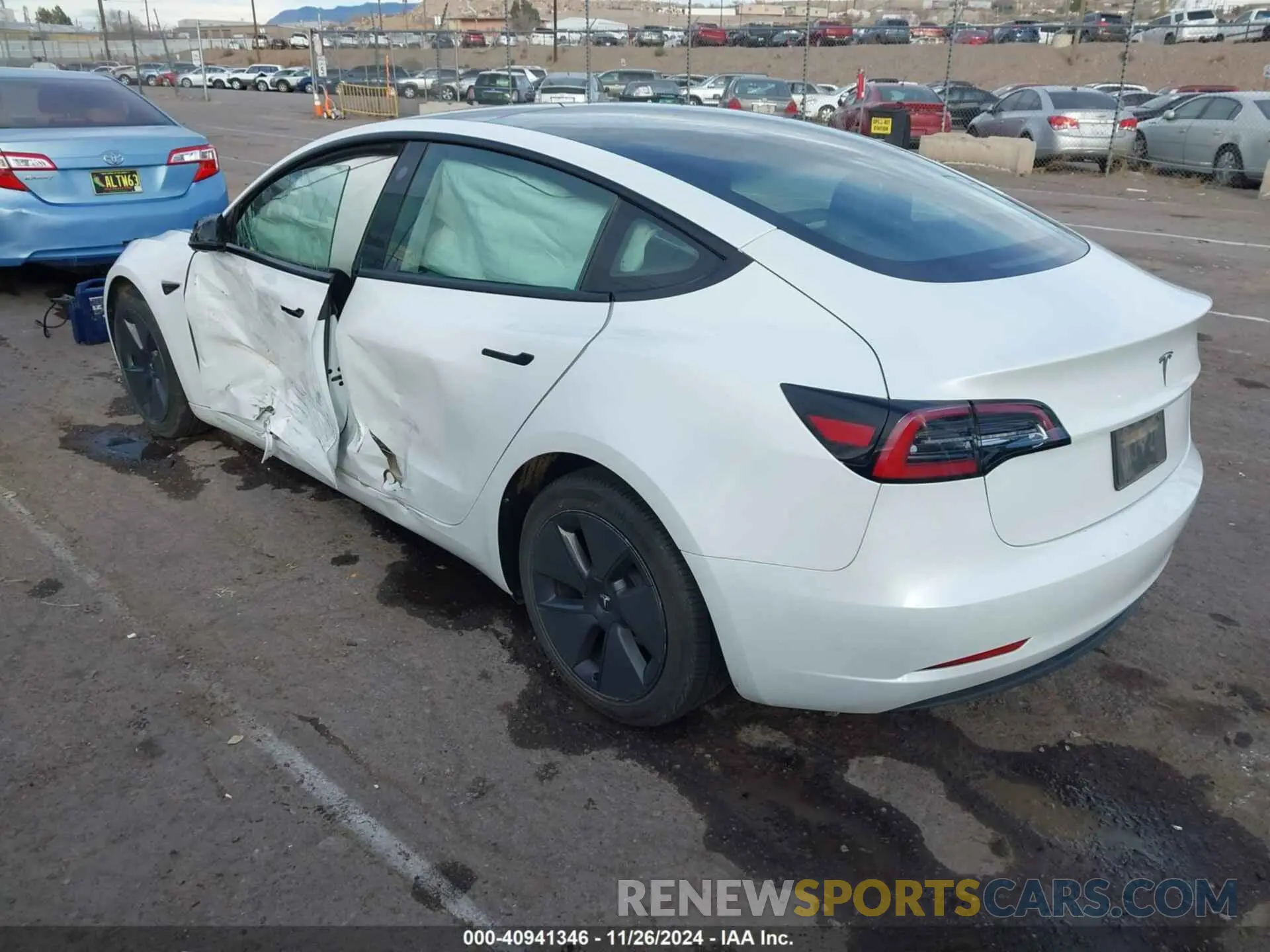 3 fotografías del automóvil dañado 5YJ3E1EA3PF550181 TESLA MODEL 3 2023