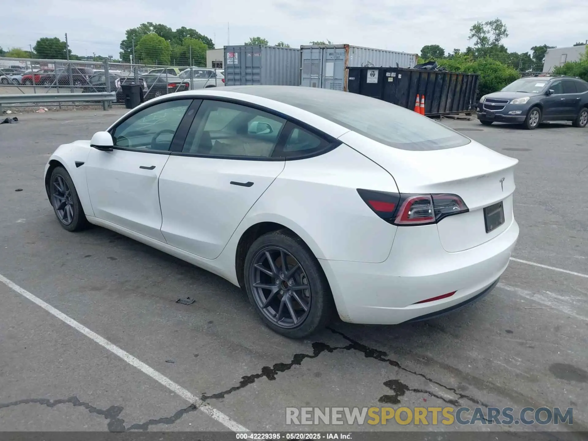 3 fotografías del automóvil dañado 5YJ3E1EA3PF556644 TESLA MODEL 3 2023