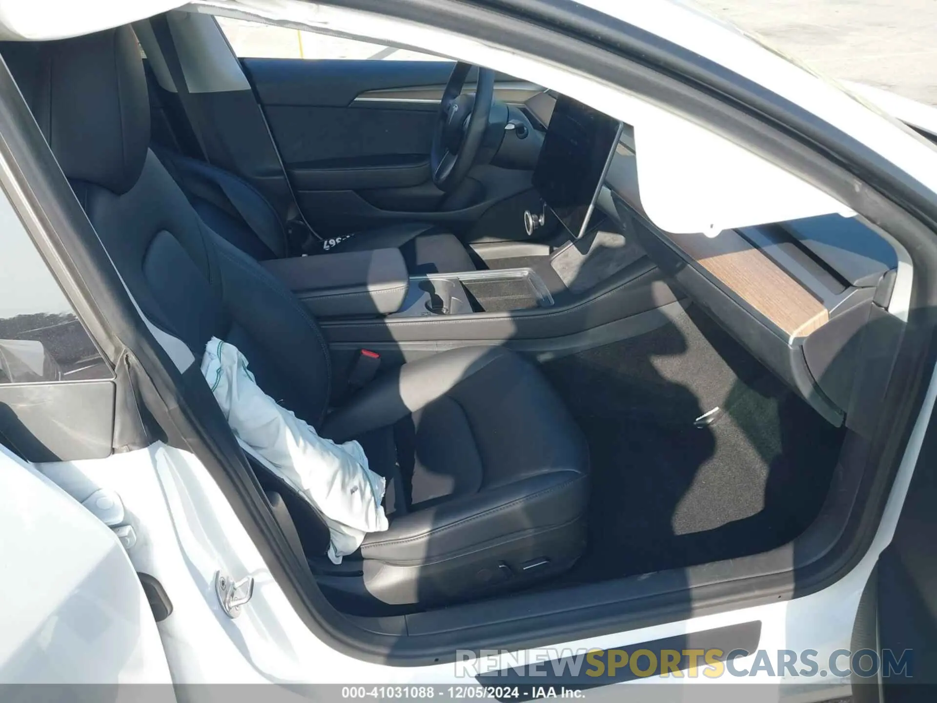 5 fotografías del automóvil dañado 5YJ3E1EA3PF565747 TESLA MODEL 3 2023