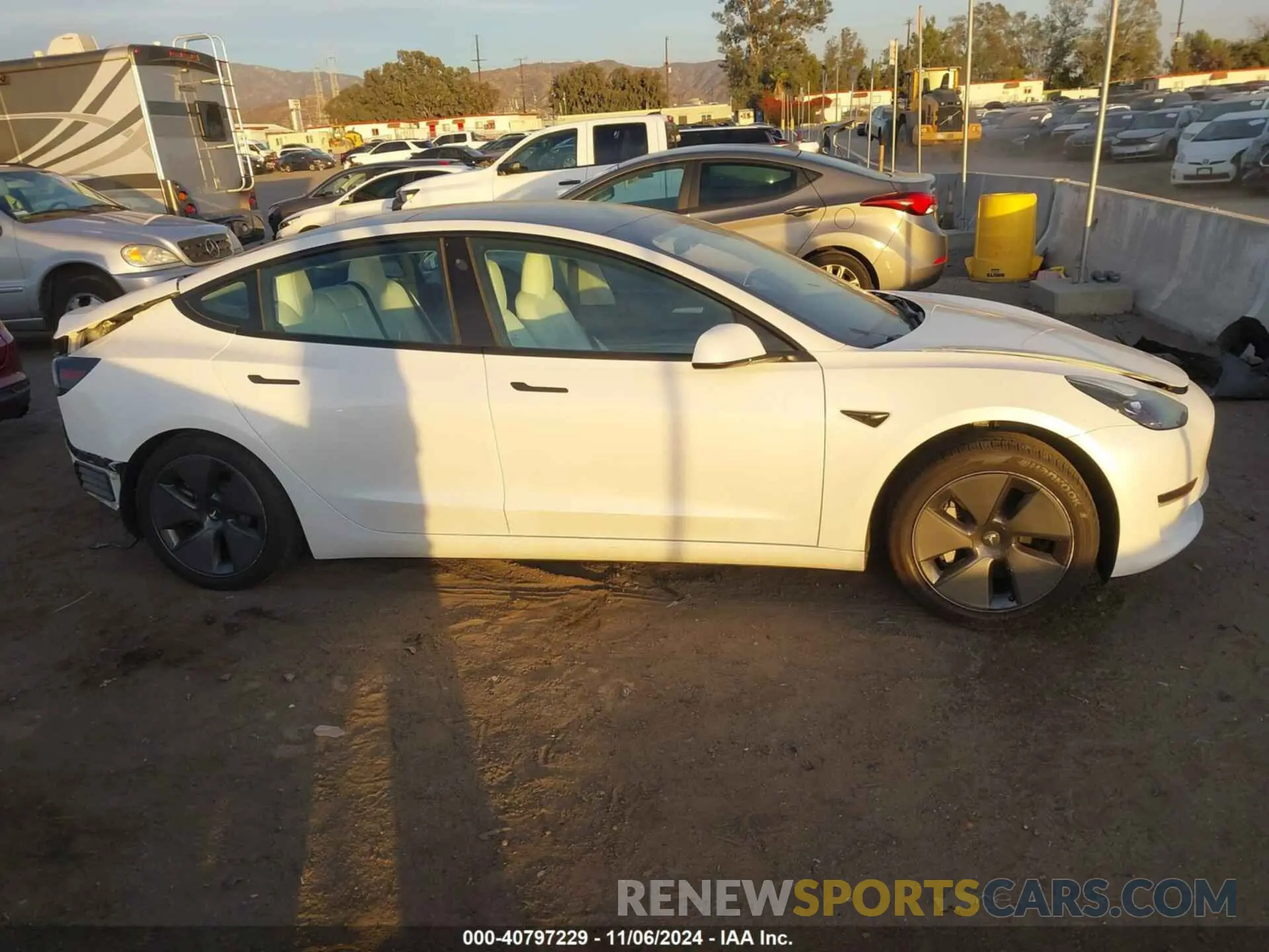 14 fotografías del automóvil dañado 5YJ3E1EA3PF573136 TESLA MODEL 3 2023