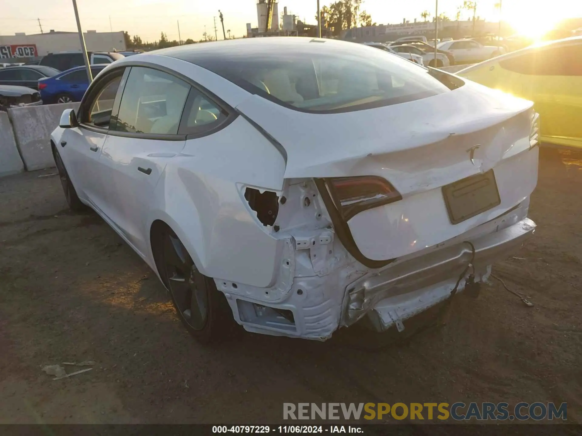 3 fotografías del automóvil dañado 5YJ3E1EA3PF573136 TESLA MODEL 3 2023