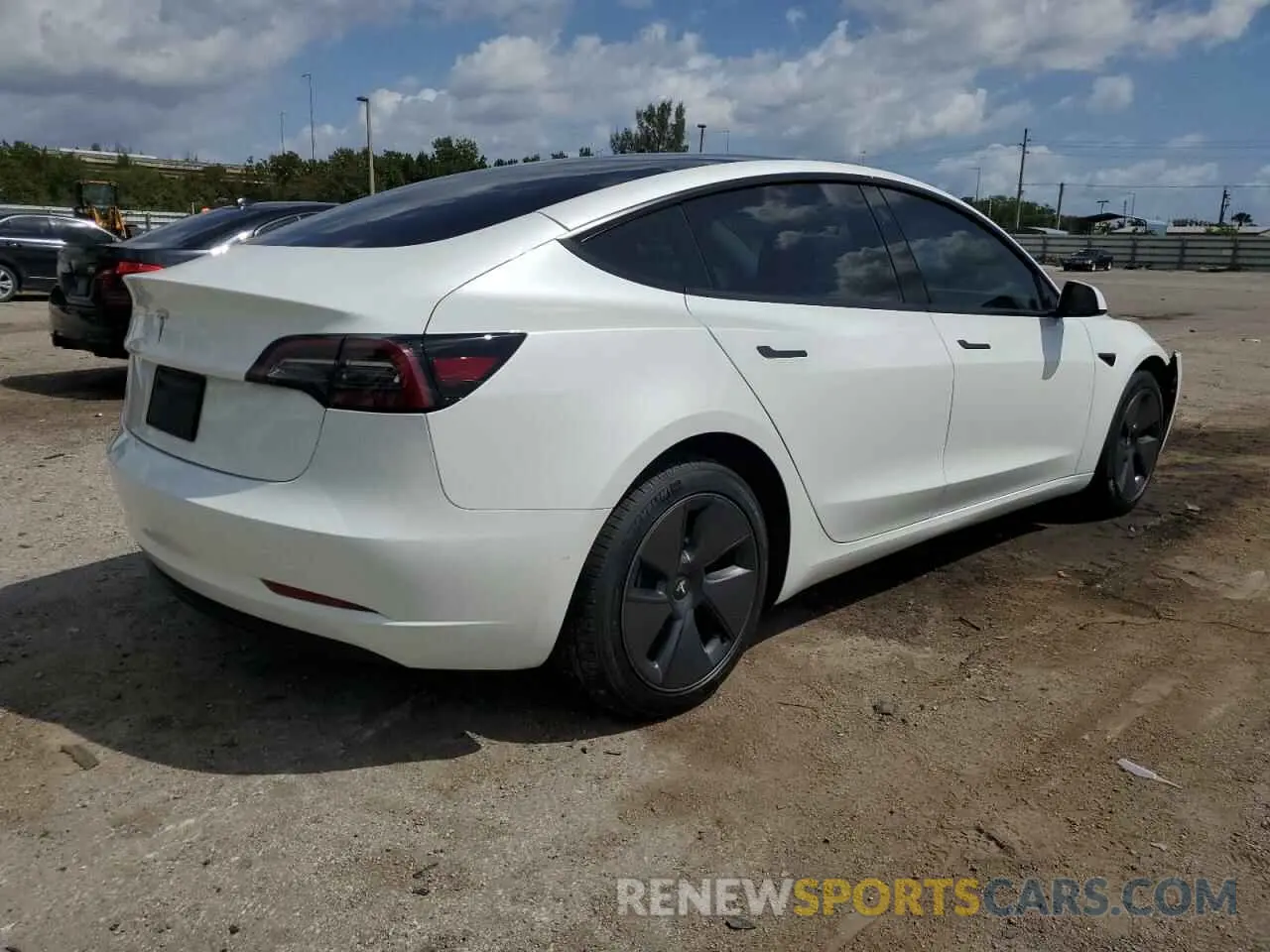 3 fotografías del automóvil dañado 5YJ3E1EA3PF581432 TESLA MODEL 3 2023