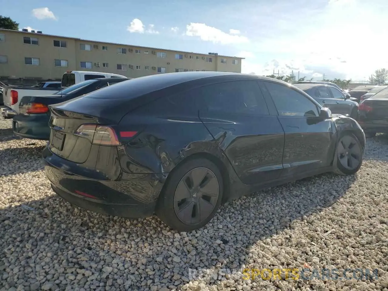 3 fotografías del automóvil dañado 5YJ3E1EA3PF595248 TESLA MODEL 3 2023