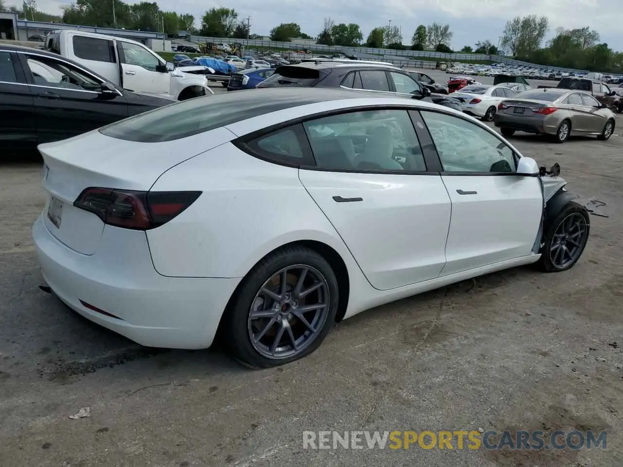 3 fotografías del automóvil dañado 5YJ3E1EA3PF607642 TESLA MODEL 3 2023
