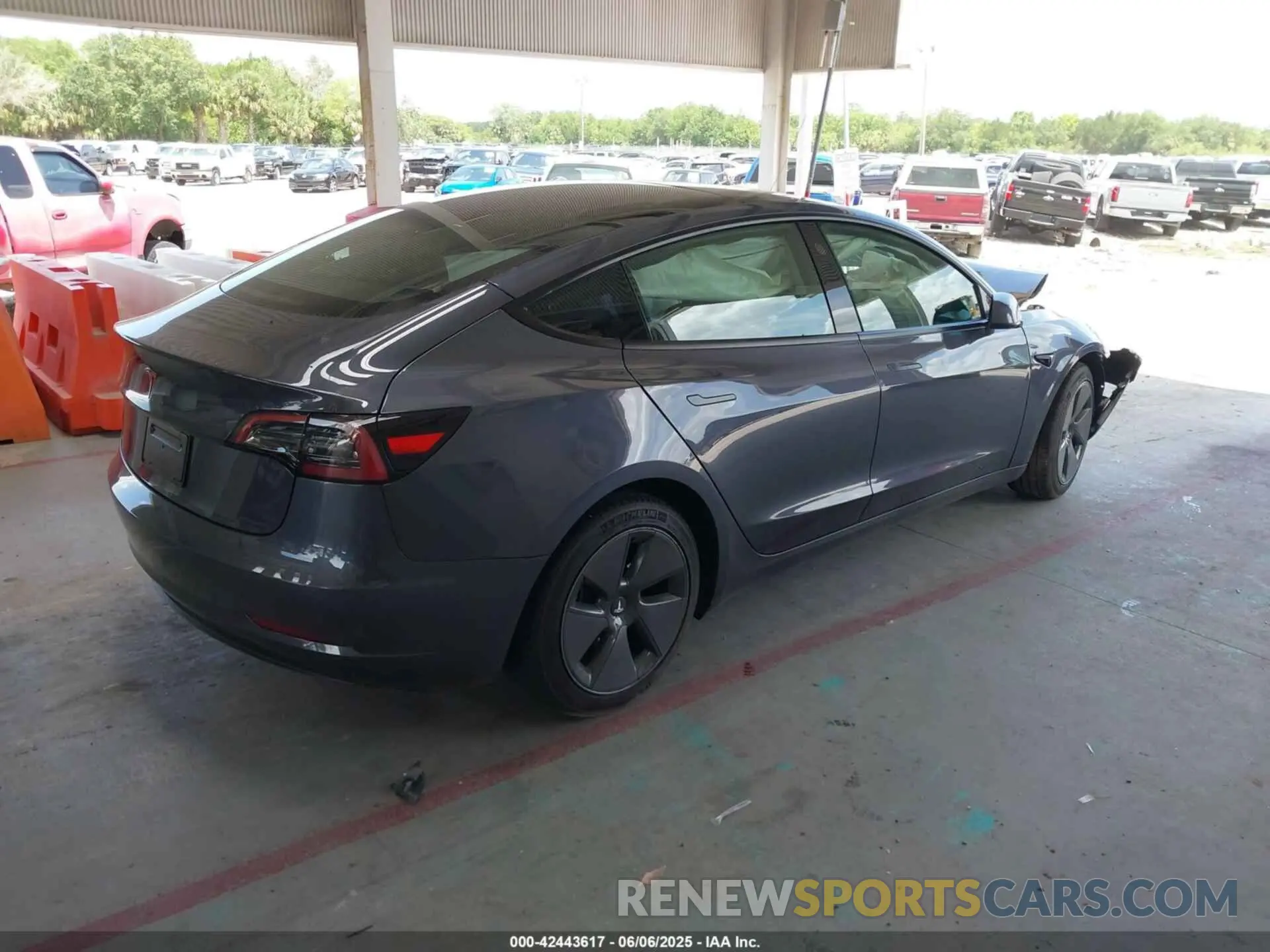 4 fotografías del automóvil dañado 5YJ3E1EA3PF618866 TESLA MODEL 3 2023