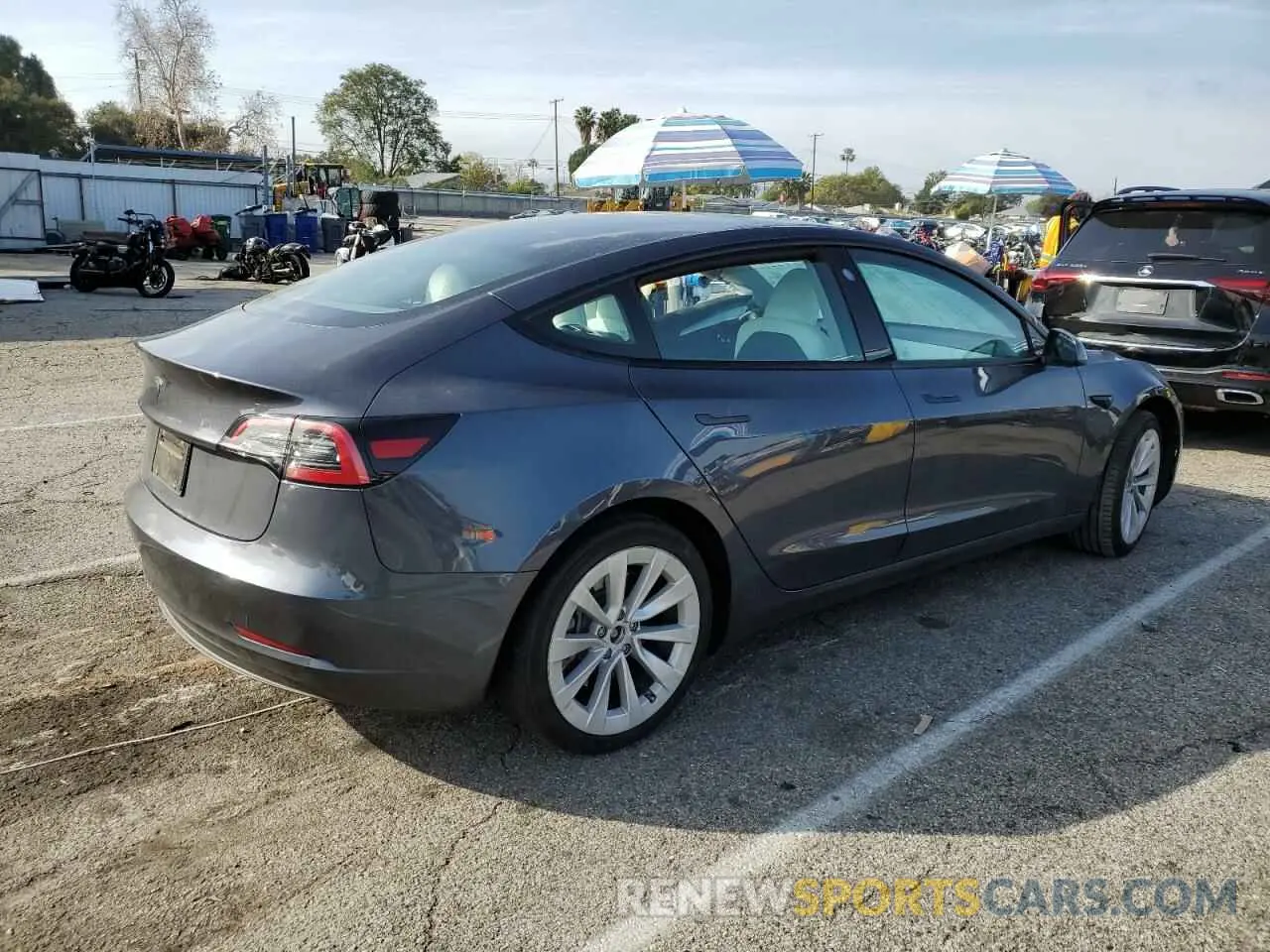 3 fotografías del automóvil dañado 5YJ3E1EA3PF638910 TESLA MODEL 3 2023
