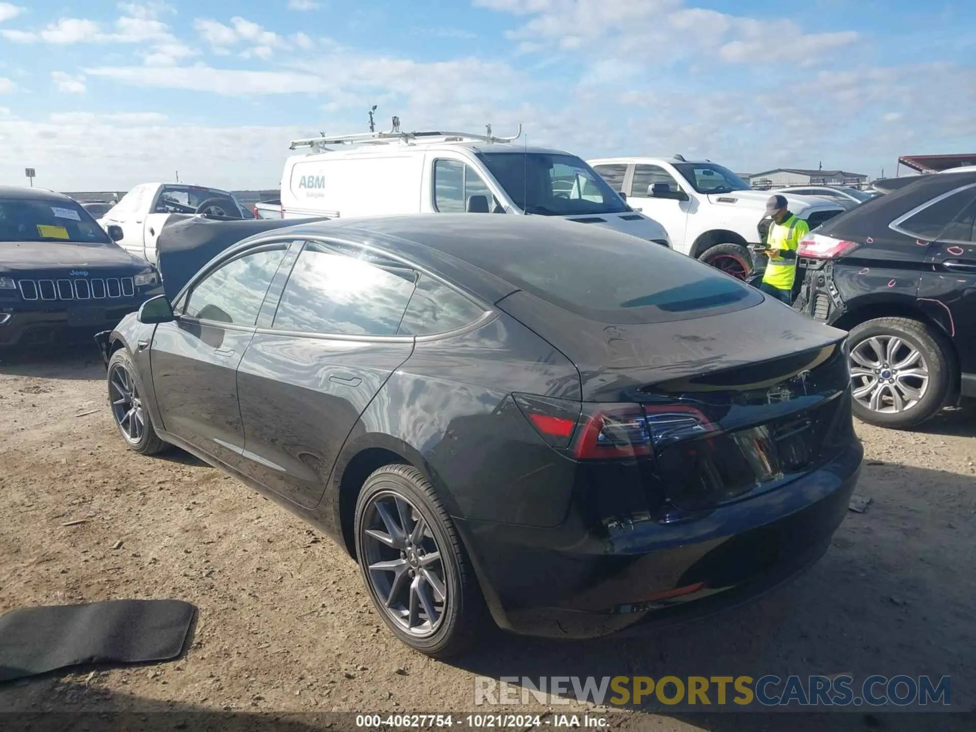 3 fotografías del automóvil dañado 5YJ3E1EA3PF668439 TESLA MODEL 3 2023