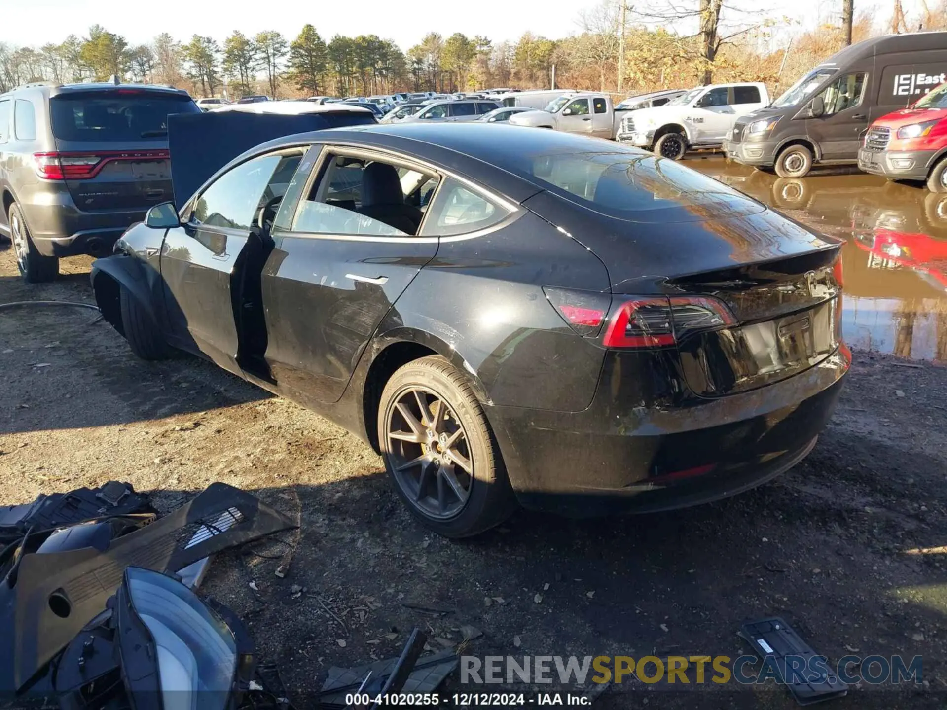 3 fotografías del automóvil dañado 5YJ3E1EA3PF668831 TESLA MODEL 3 2023