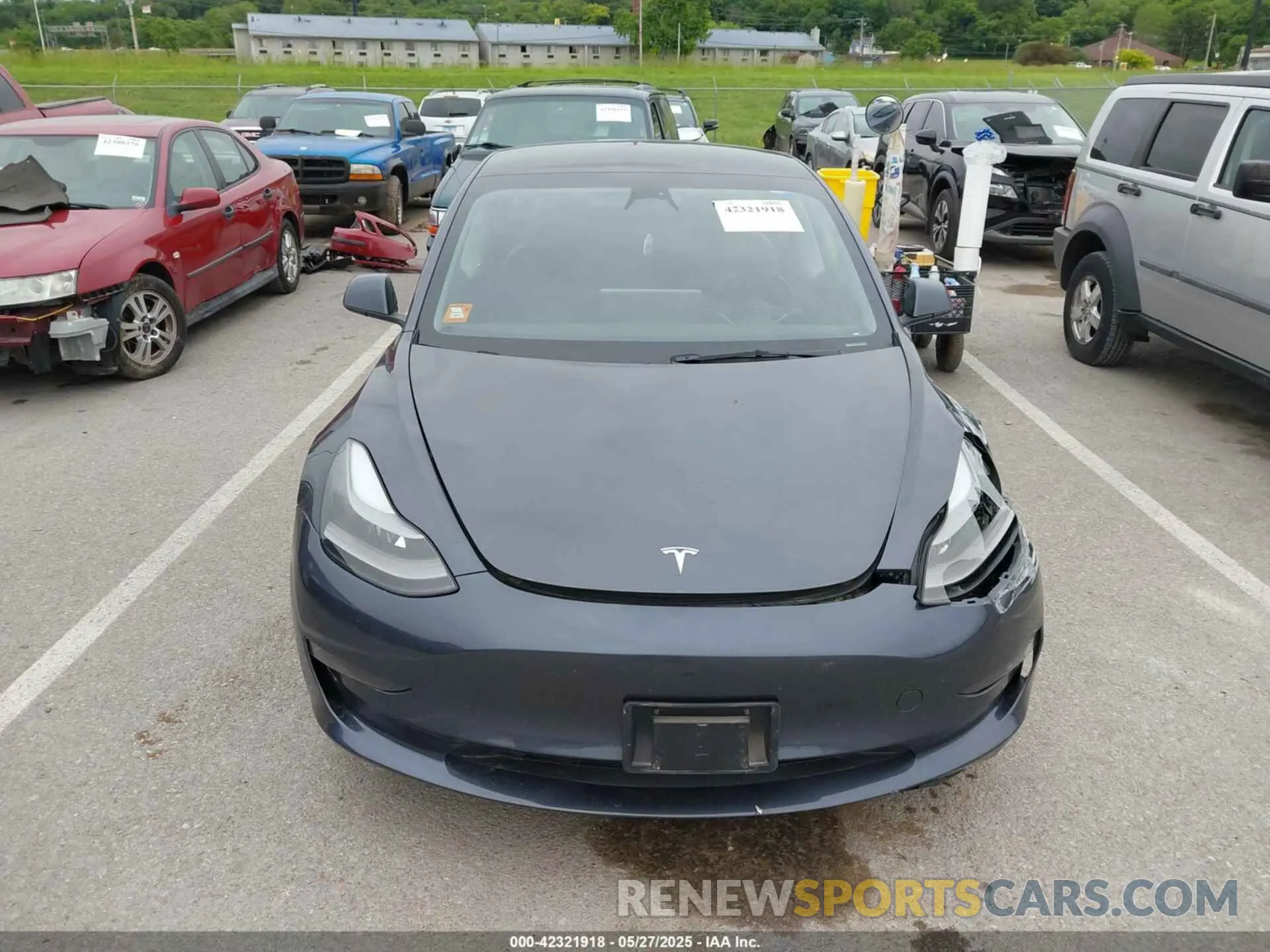 12 fotografías del automóvil dañado 5YJ3E1EA3PF691297 TESLA MODEL 3 2023