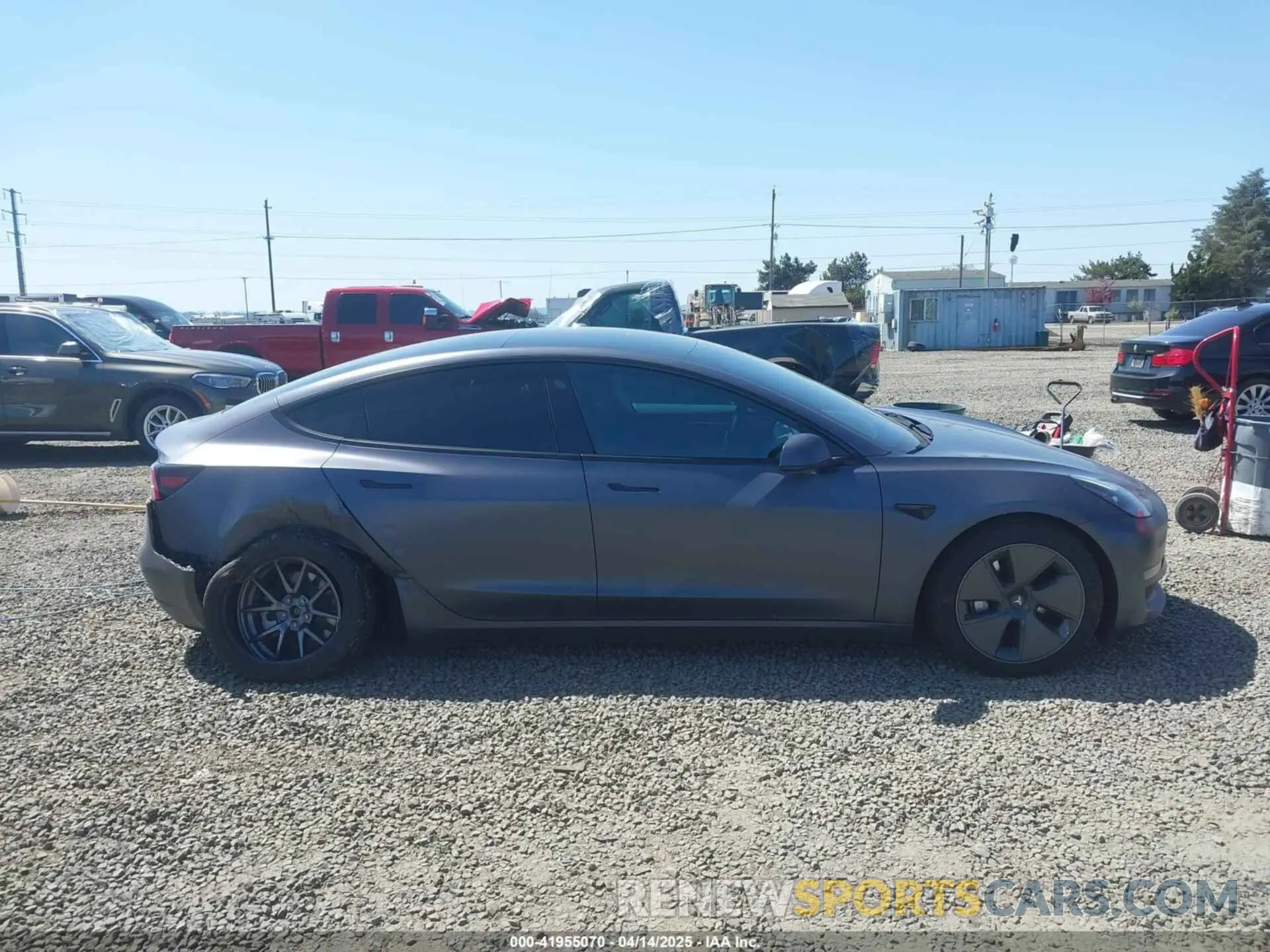 13 fotografías del automóvil dañado 5YJ3E1EA3PF705831 TESLA MODEL 3 2023