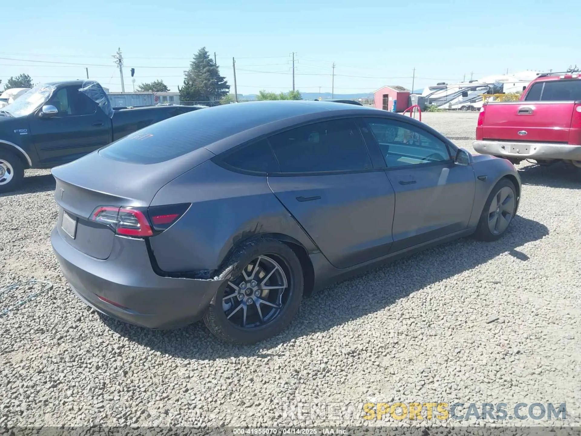 4 fotografías del automóvil dañado 5YJ3E1EA3PF705831 TESLA MODEL 3 2023