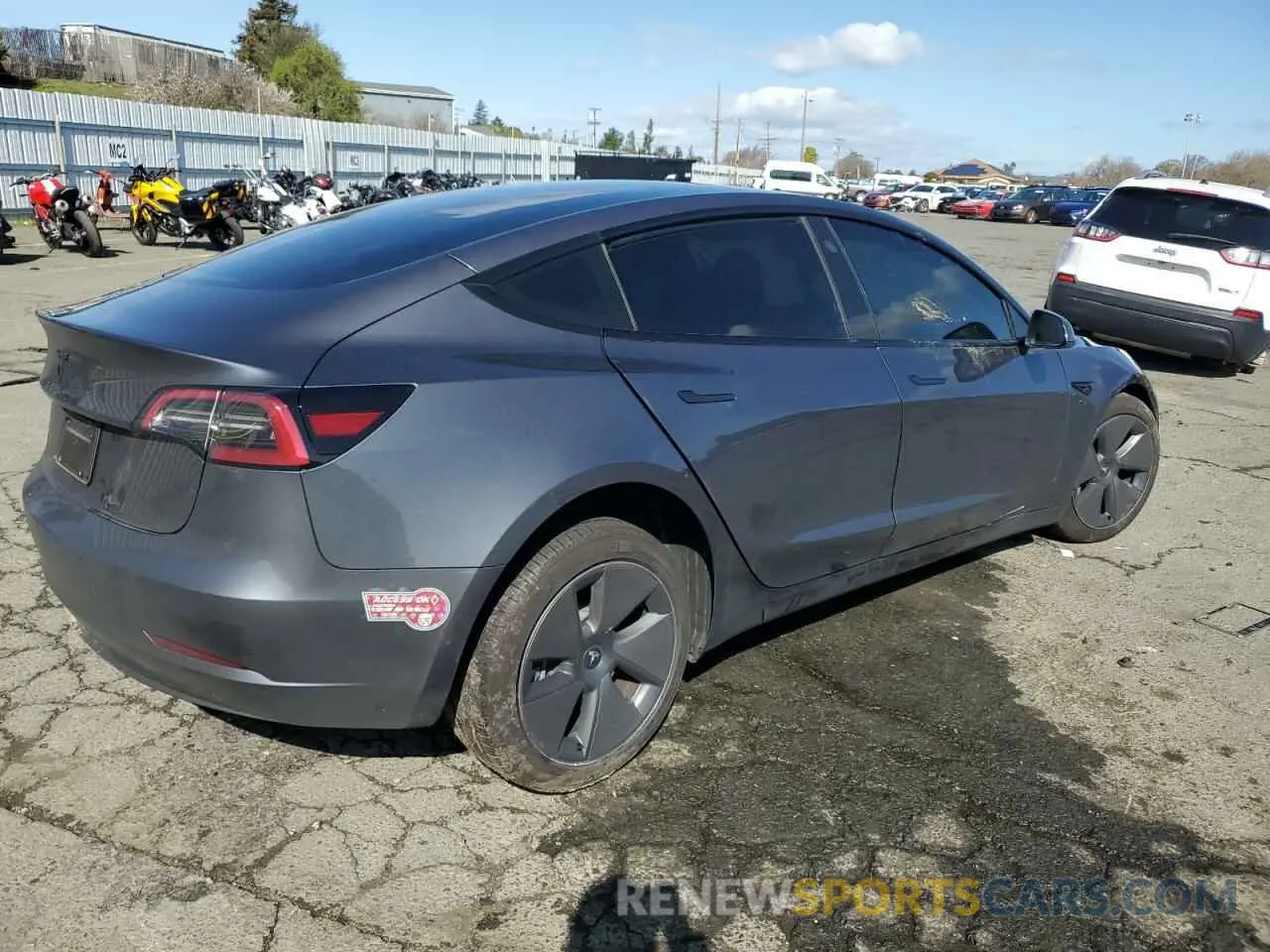 3 fotografías del automóvil dañado 5YJ3E1EA3PF714142 TESLA MODEL 3 2023