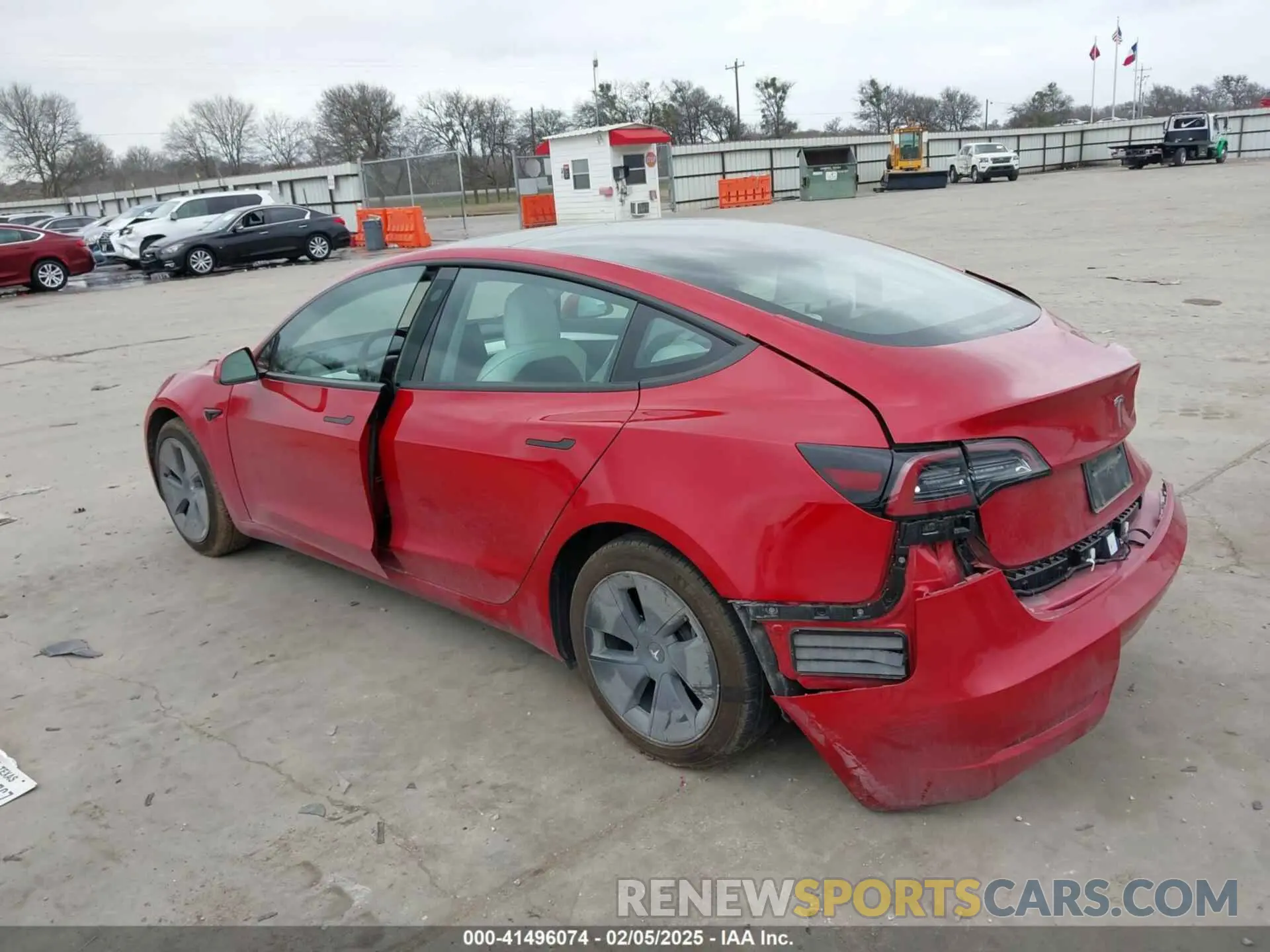 3 fotografías del automóvil dañado 5YJ3E1EA4PF384642 TESLA MODEL 3 2023