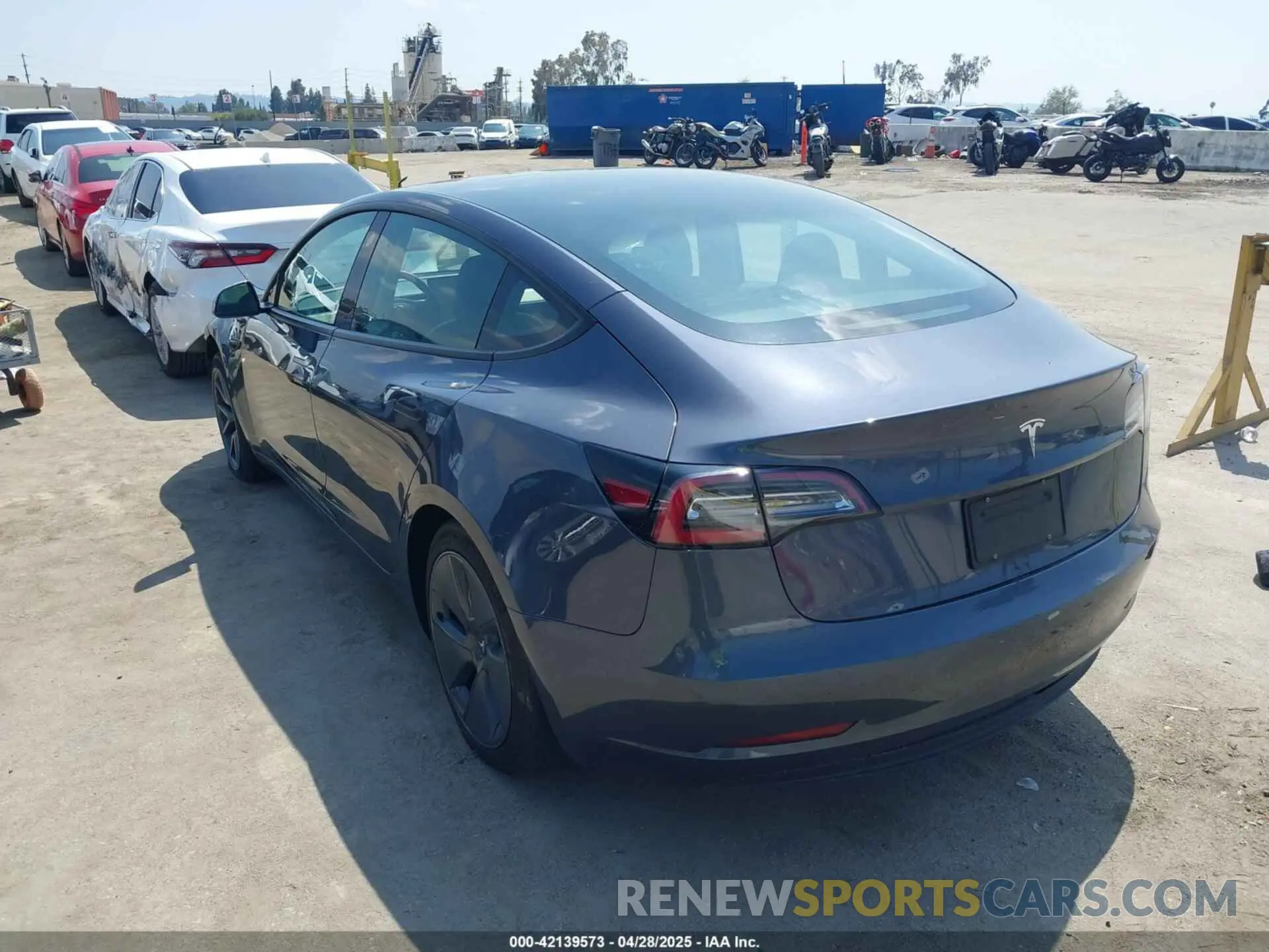 3 fotografías del automóvil dañado 5YJ3E1EA4PF398573 TESLA MODEL 3 2023