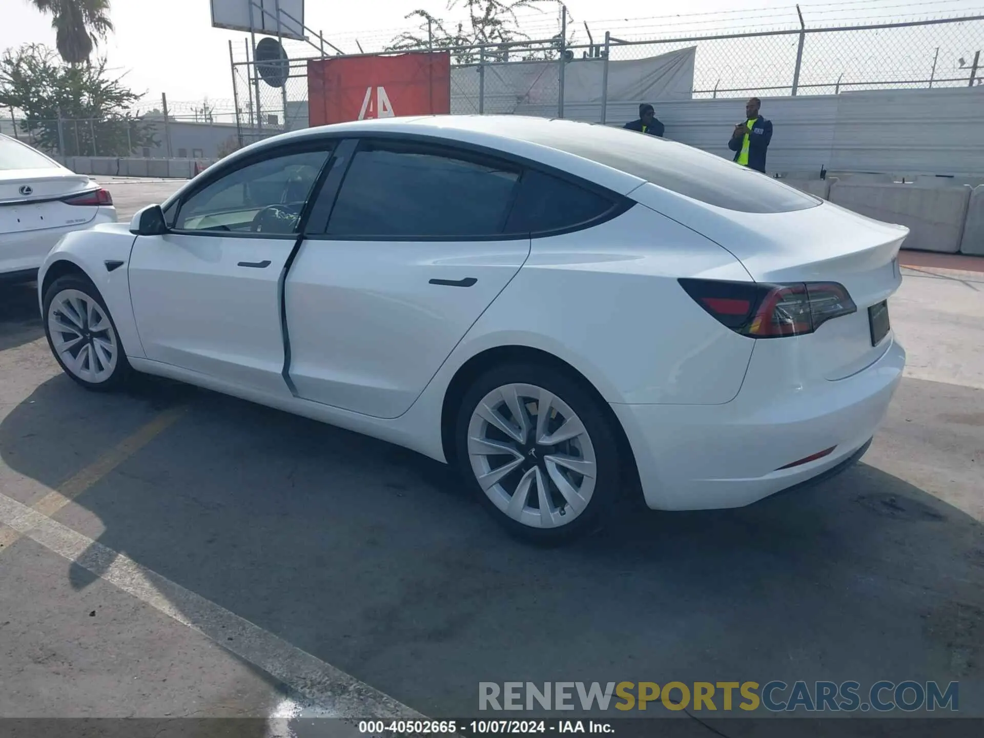 3 fotografías del automóvil dañado 5YJ3E1EA4PF402069 TESLA MODEL 3 2023