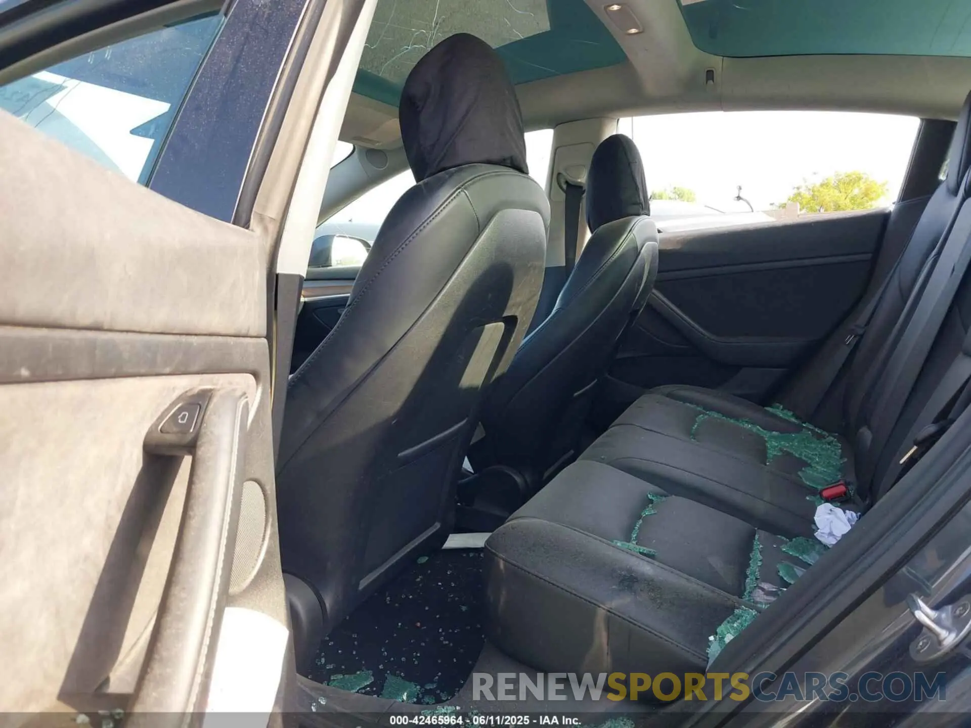 8 fotografías del automóvil dañado 5YJ3E1EA4PF427022 TESLA MODEL 3 2023