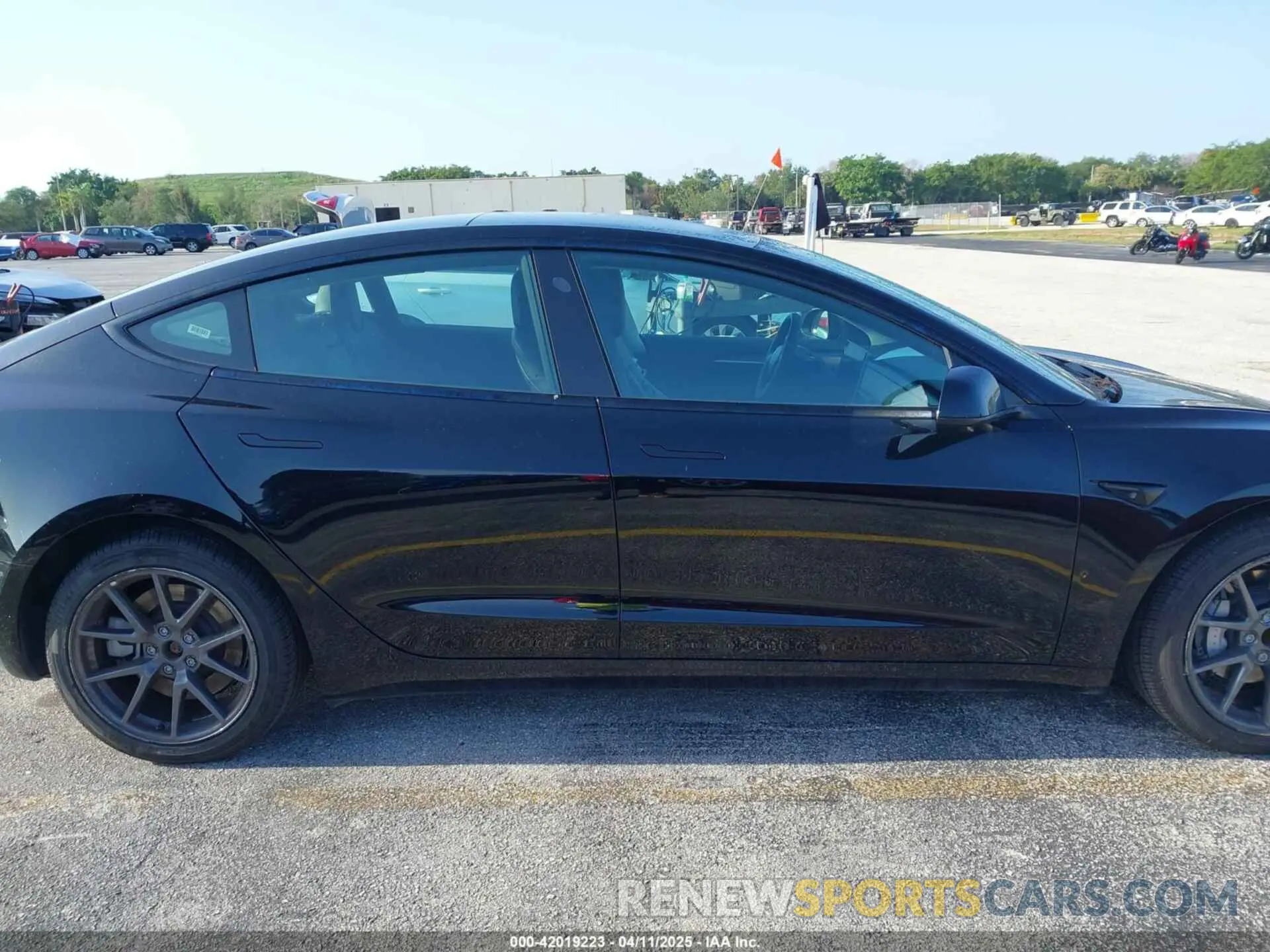 13 fotografías del automóvil dañado 5YJ3E1EA4PF433774 TESLA MODEL 3 2023