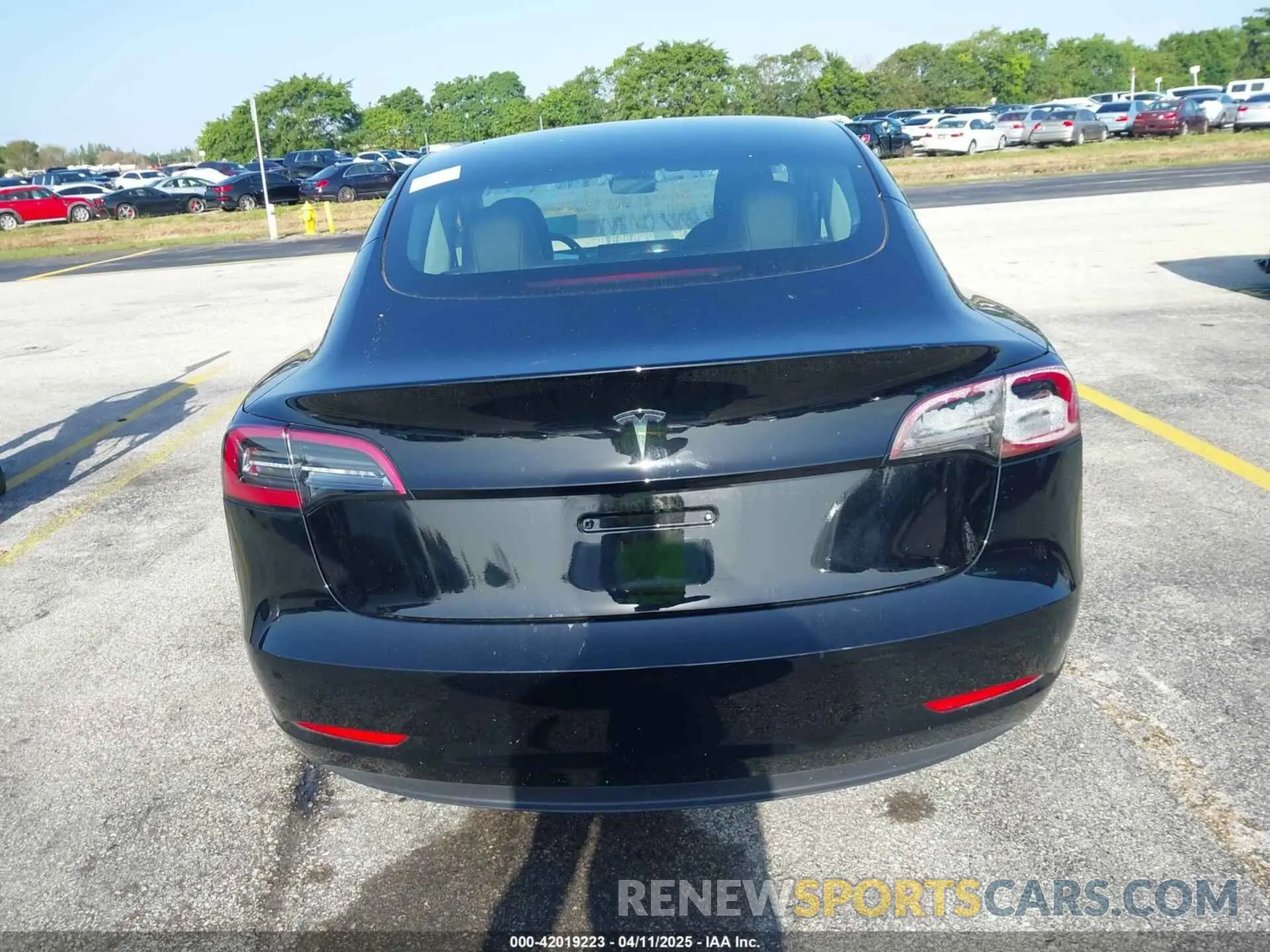 16 fotografías del automóvil dañado 5YJ3E1EA4PF433774 TESLA MODEL 3 2023