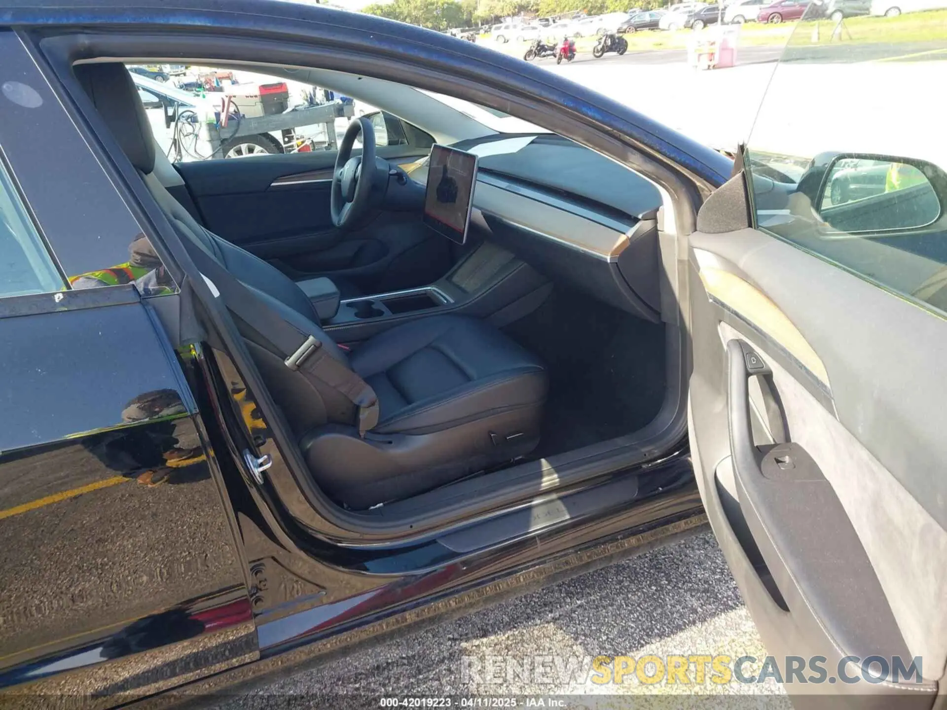 5 fotografías del automóvil dañado 5YJ3E1EA4PF433774 TESLA MODEL 3 2023