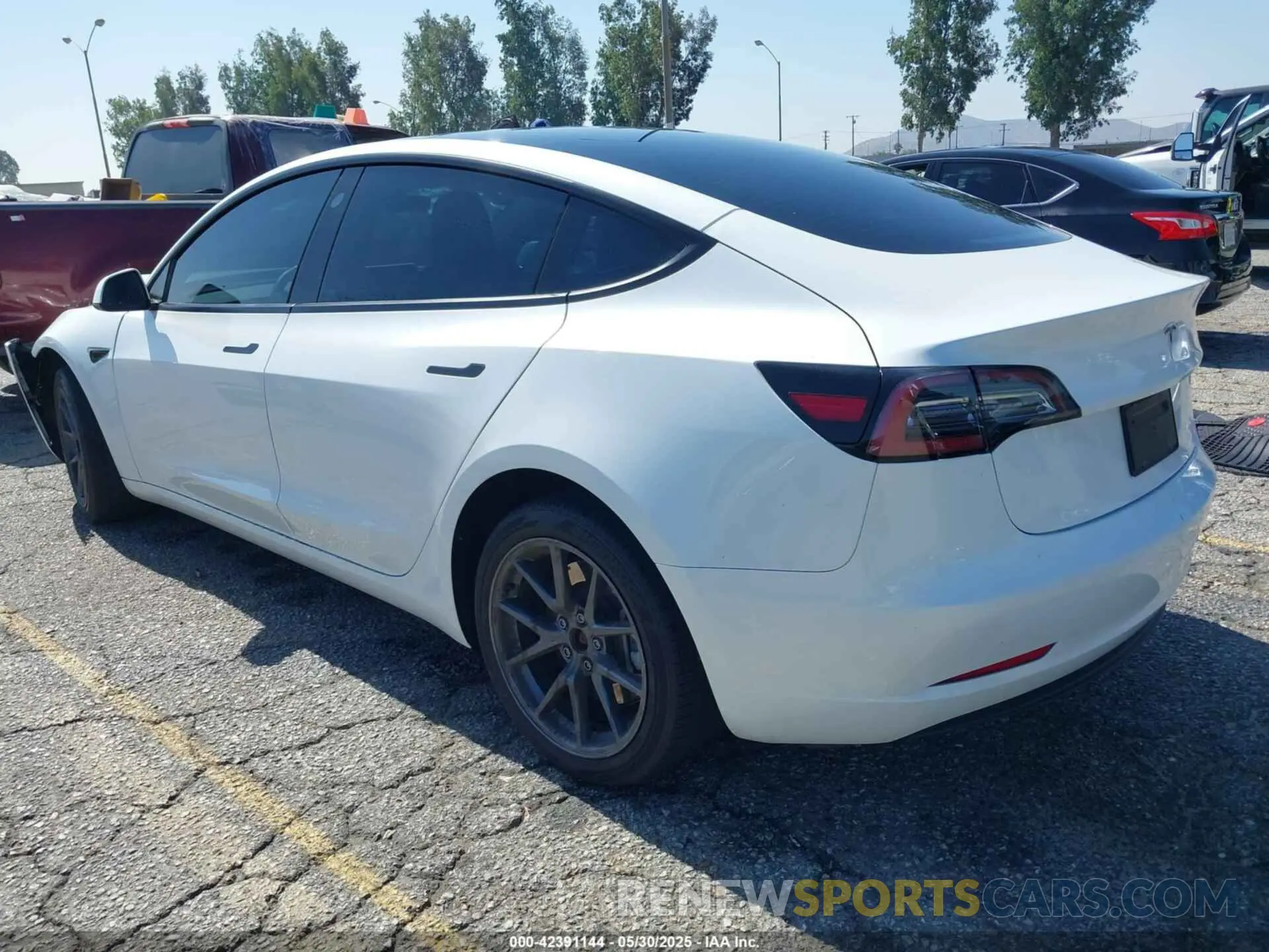 3 fotografías del automóvil dañado 5YJ3E1EA4PF453359 TESLA MODEL 3 2023