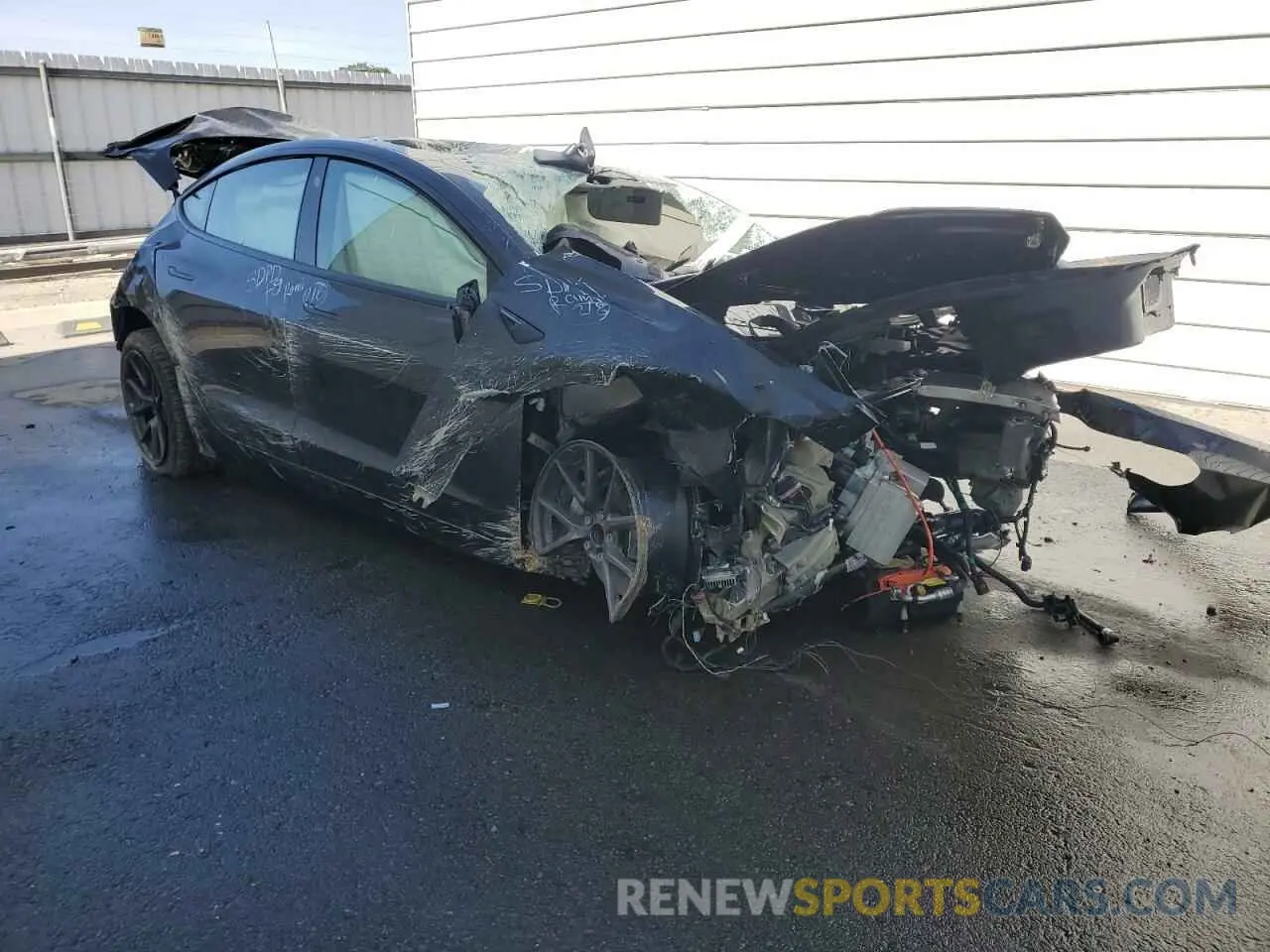 4 fotografías del automóvil dañado 5YJ3E1EA4PF453409 TESLA MODEL 3 2023