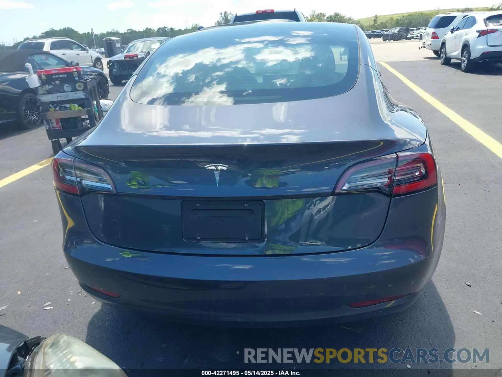16 fotografías del automóvil dañado 5YJ3E1EA4PF461624 TESLA MODEL 3 2023