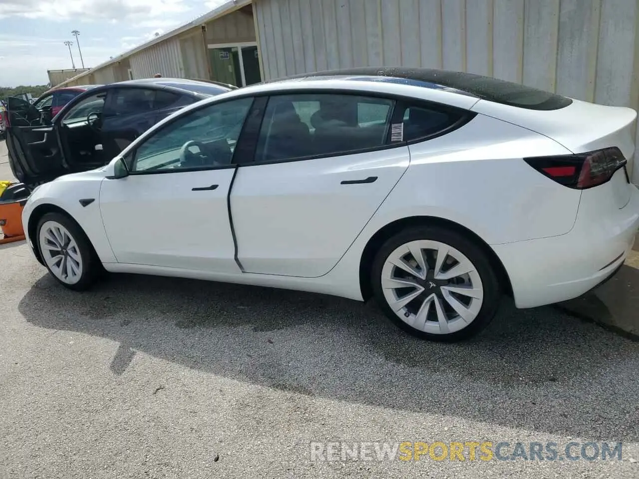 2 fotografías del automóvil dañado 5YJ3E1EA4PF484725 TESLA MODEL 3 2023