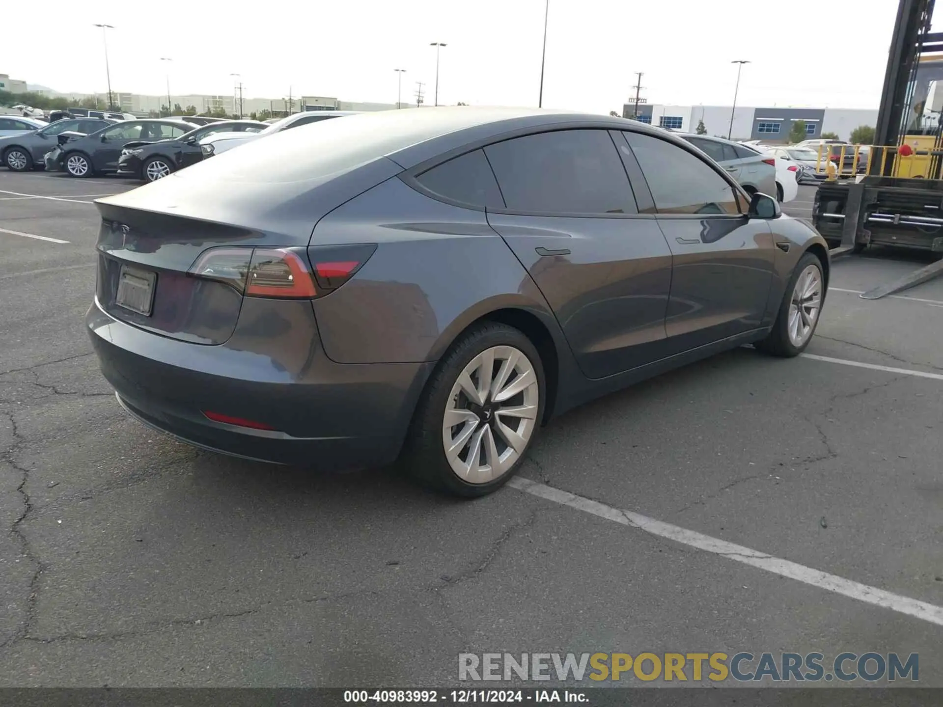 4 fotografías del automóvil dañado 5YJ3E1EA4PF563215 TESLA MODEL 3 2023